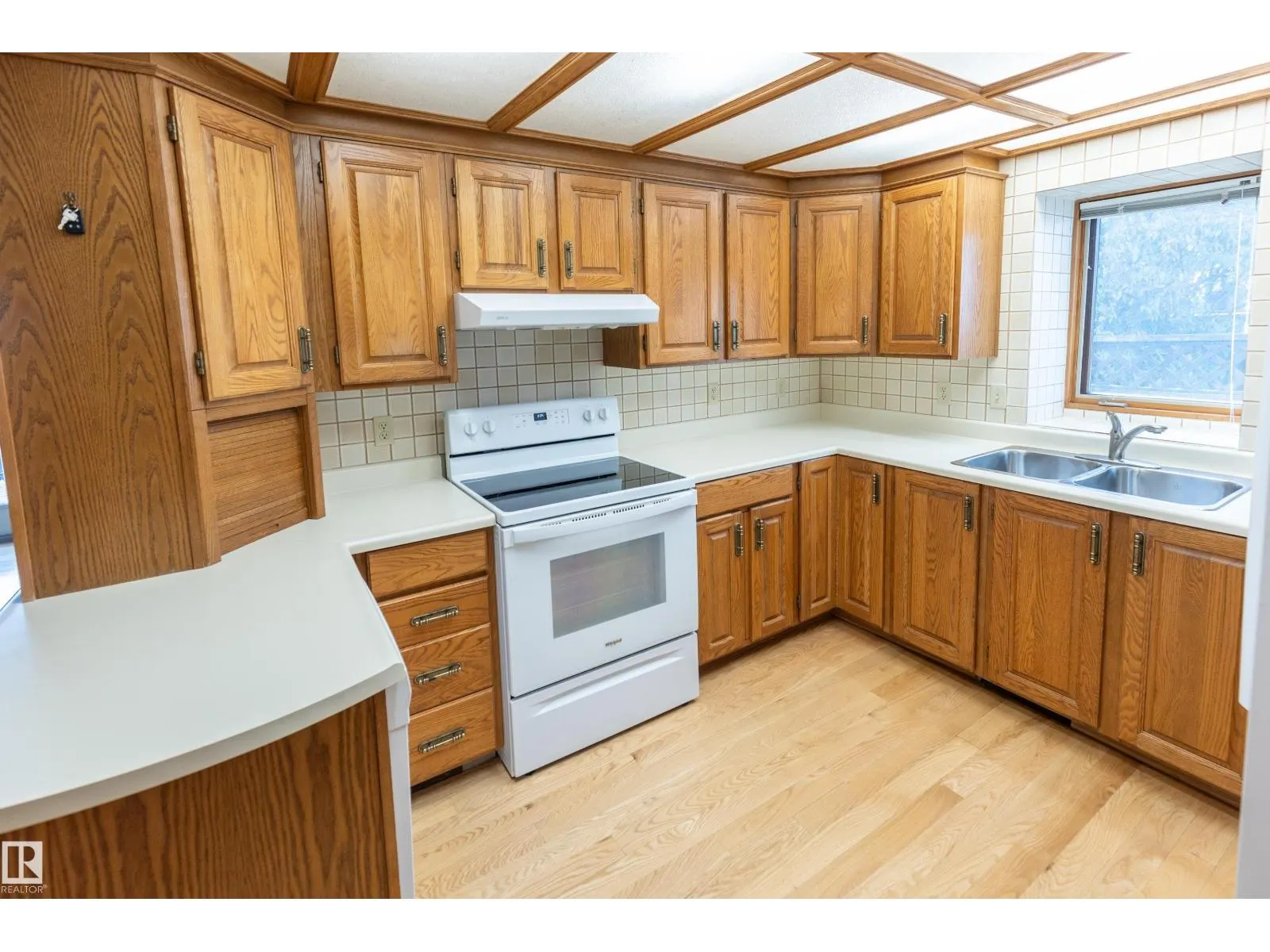 50 Hillside CR