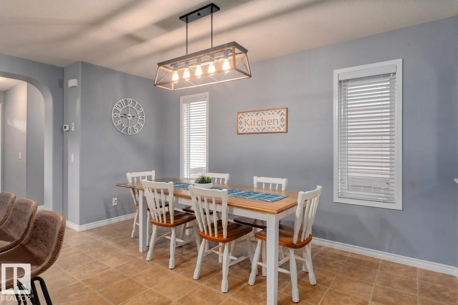 21212 58 AV NW