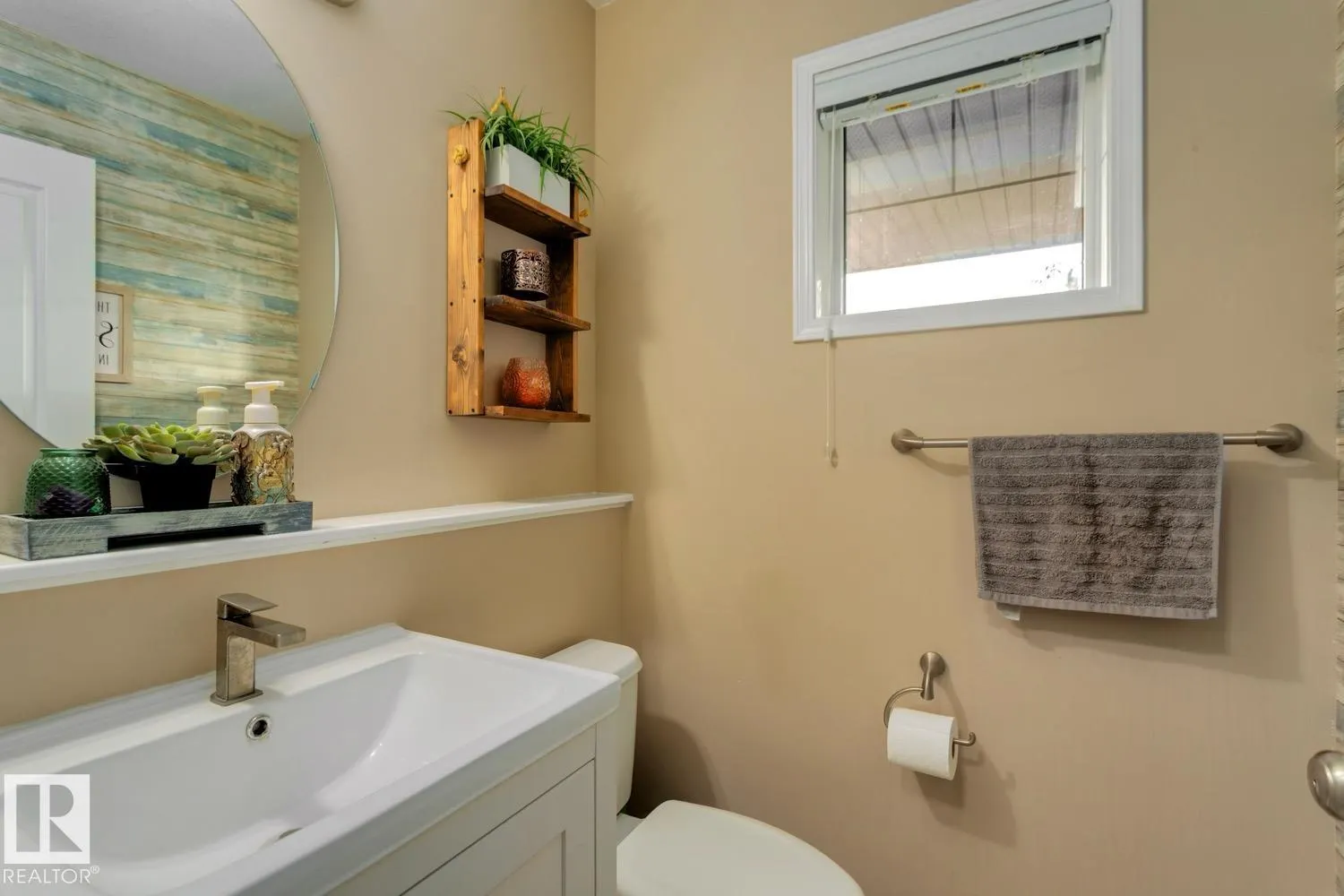 21212 58 AV NW