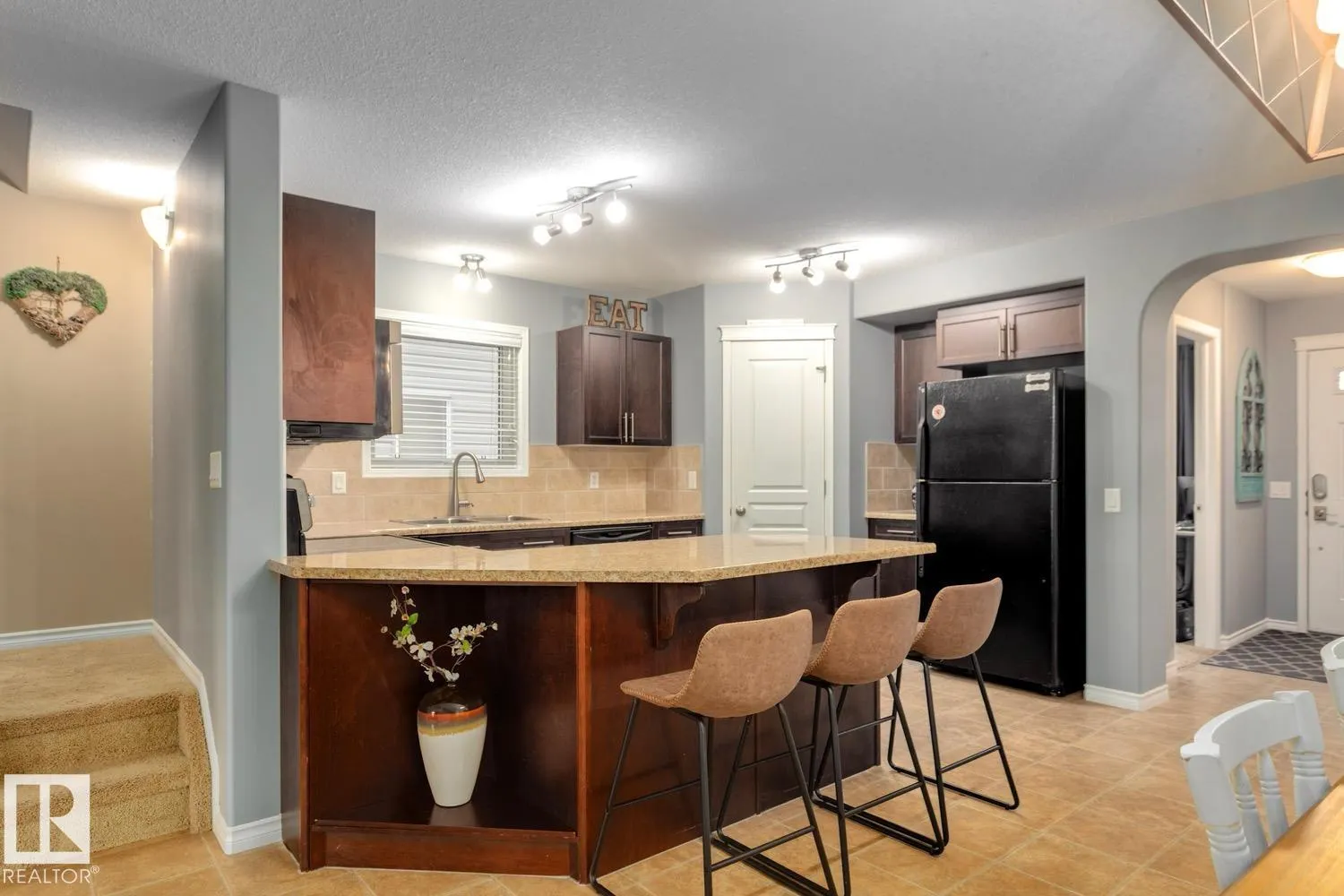 21212 58 AV NW