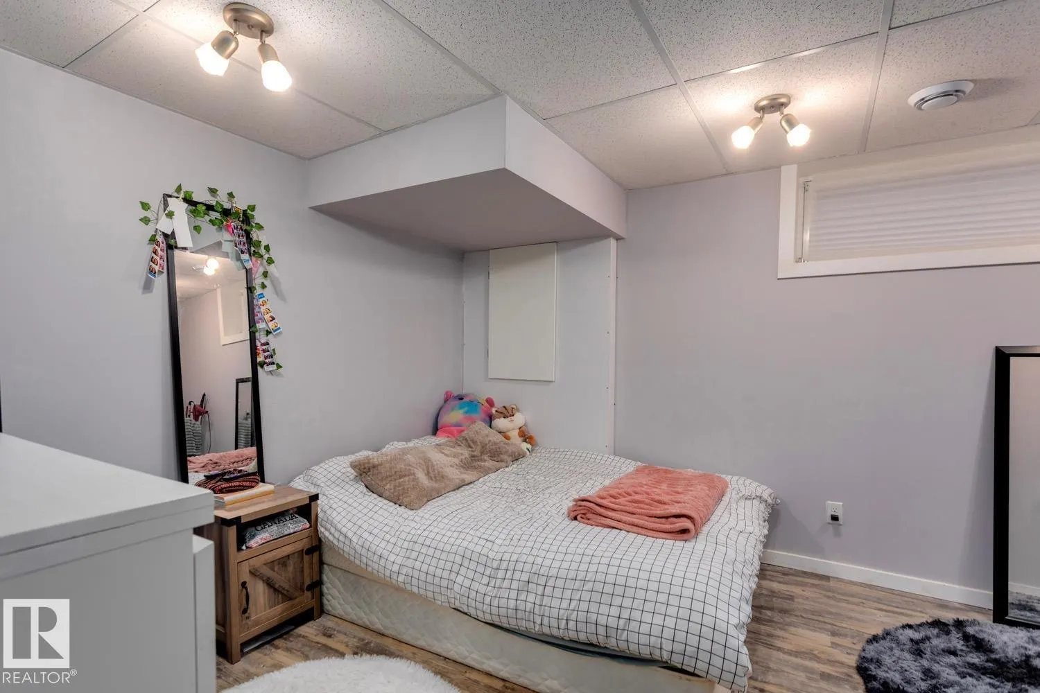 21212 58 AV NW