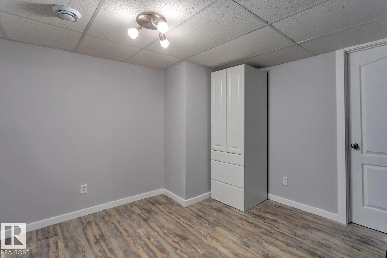 21212 58 AV NW