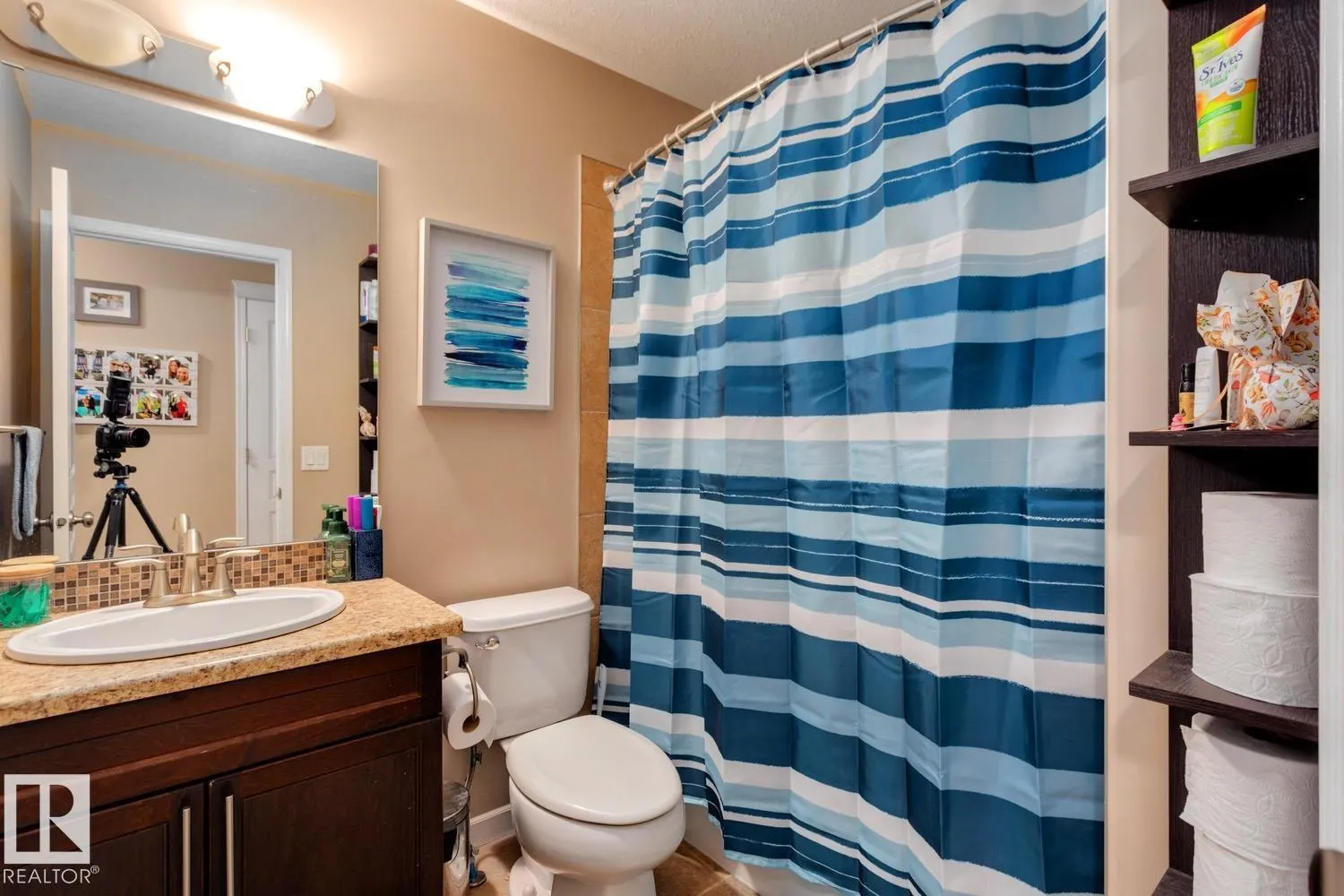 21212 58 AV NW