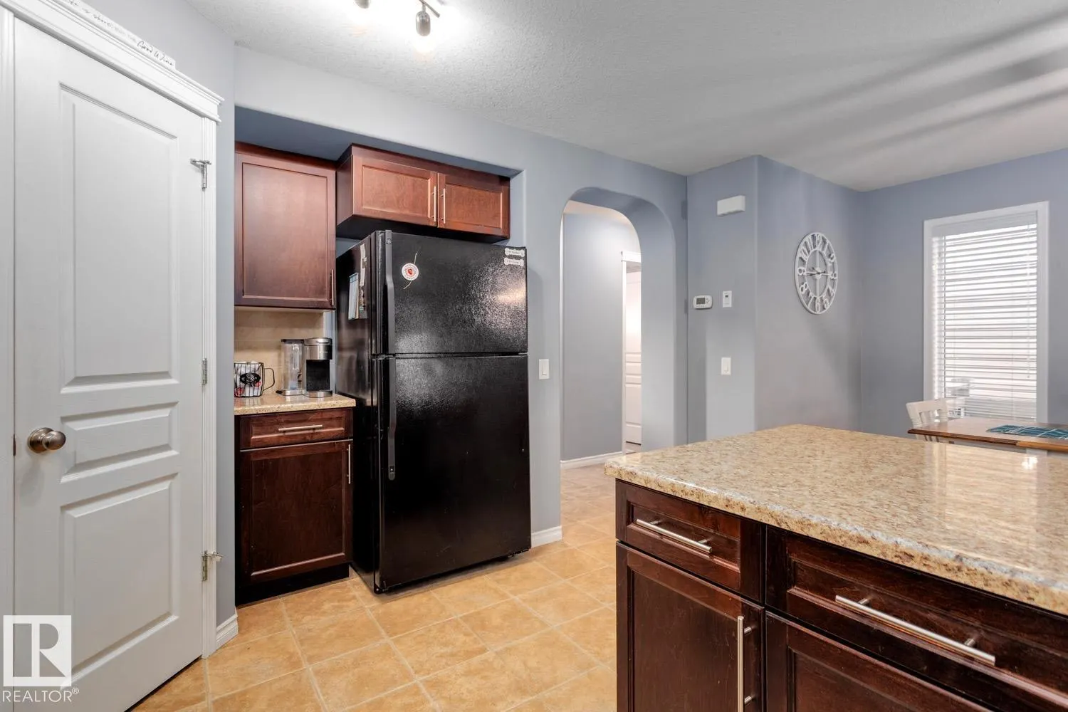 21212 58 AV NW