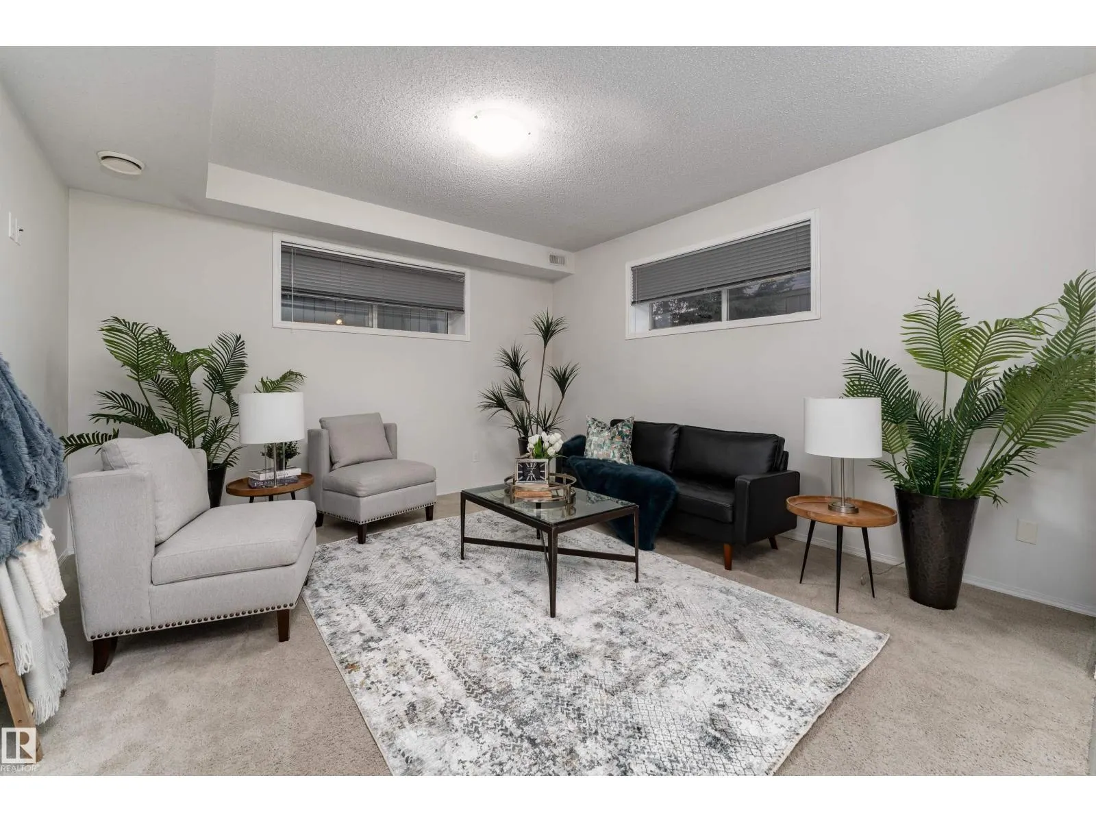 #22 6520 2 AV SW