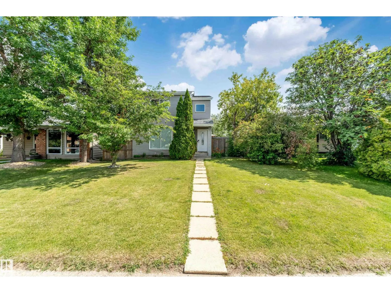 1303 37 ST NW