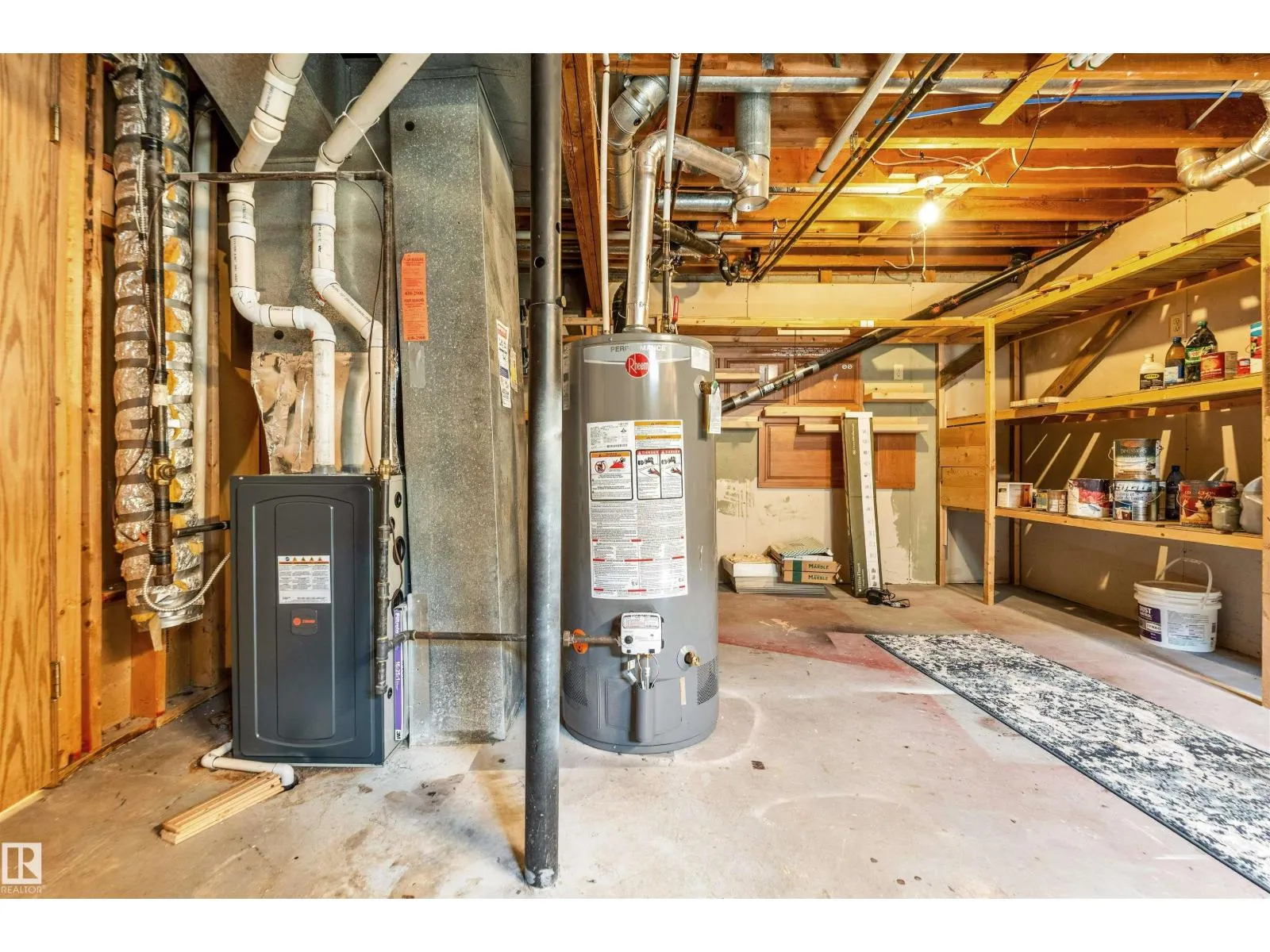 1303 37 ST NW