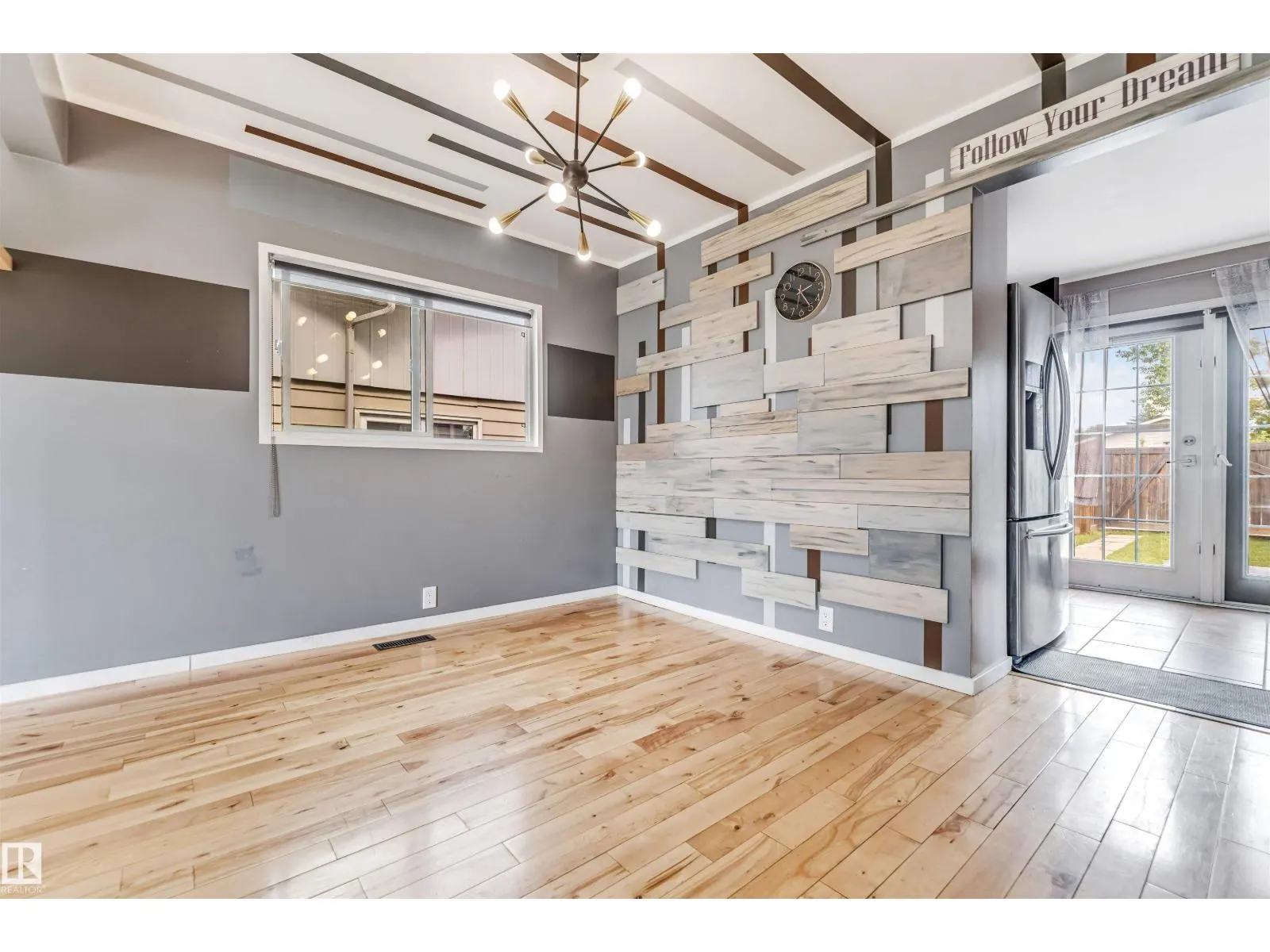 1303 37 ST NW