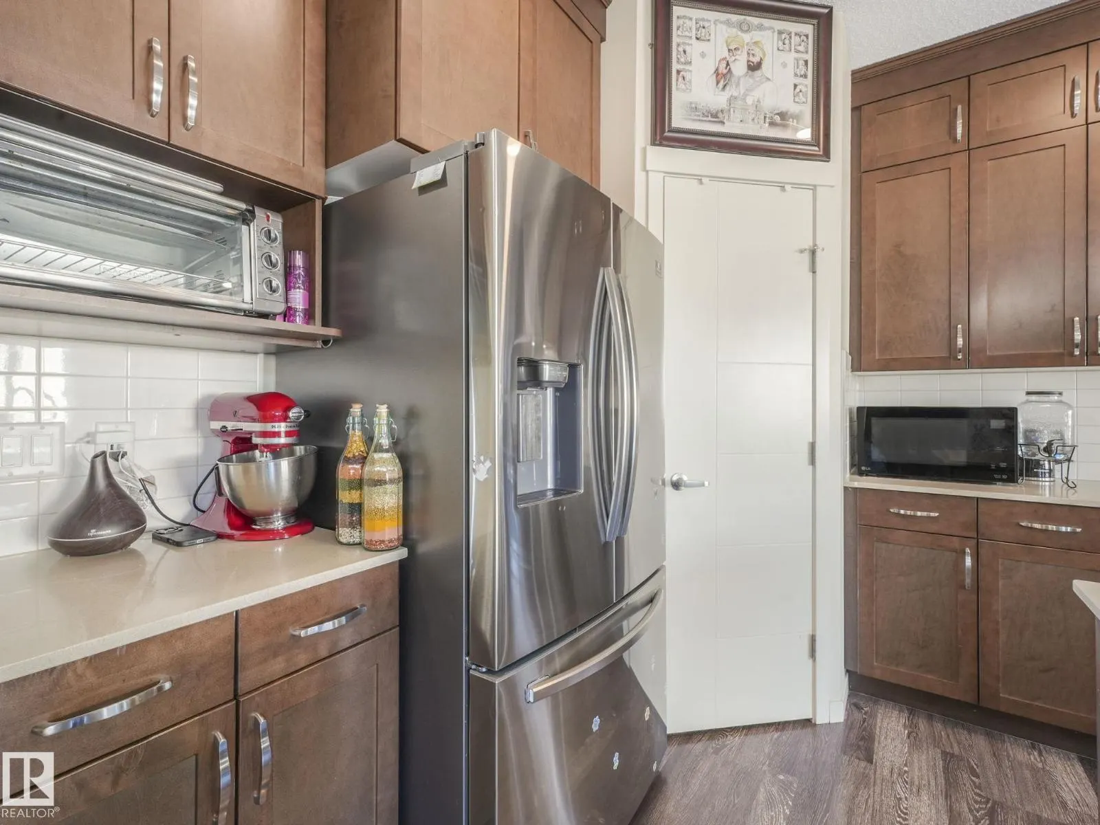 1224 25 AV NW