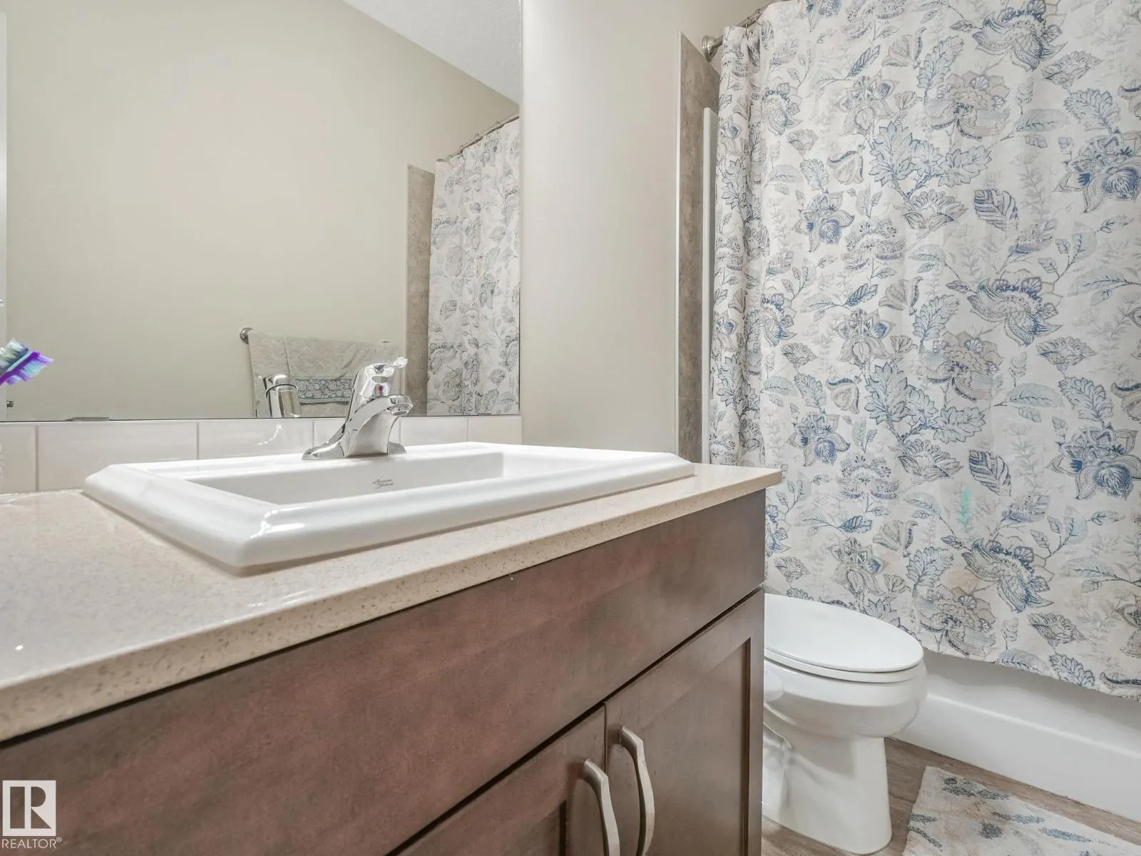 1224 25 AV NW