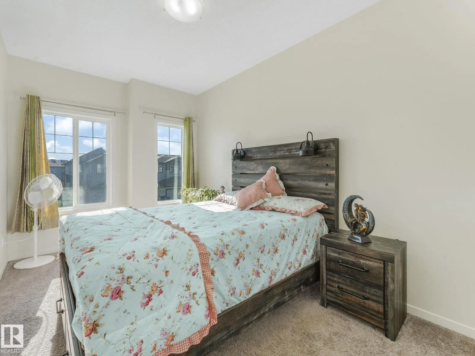 1224 25 AV NW
