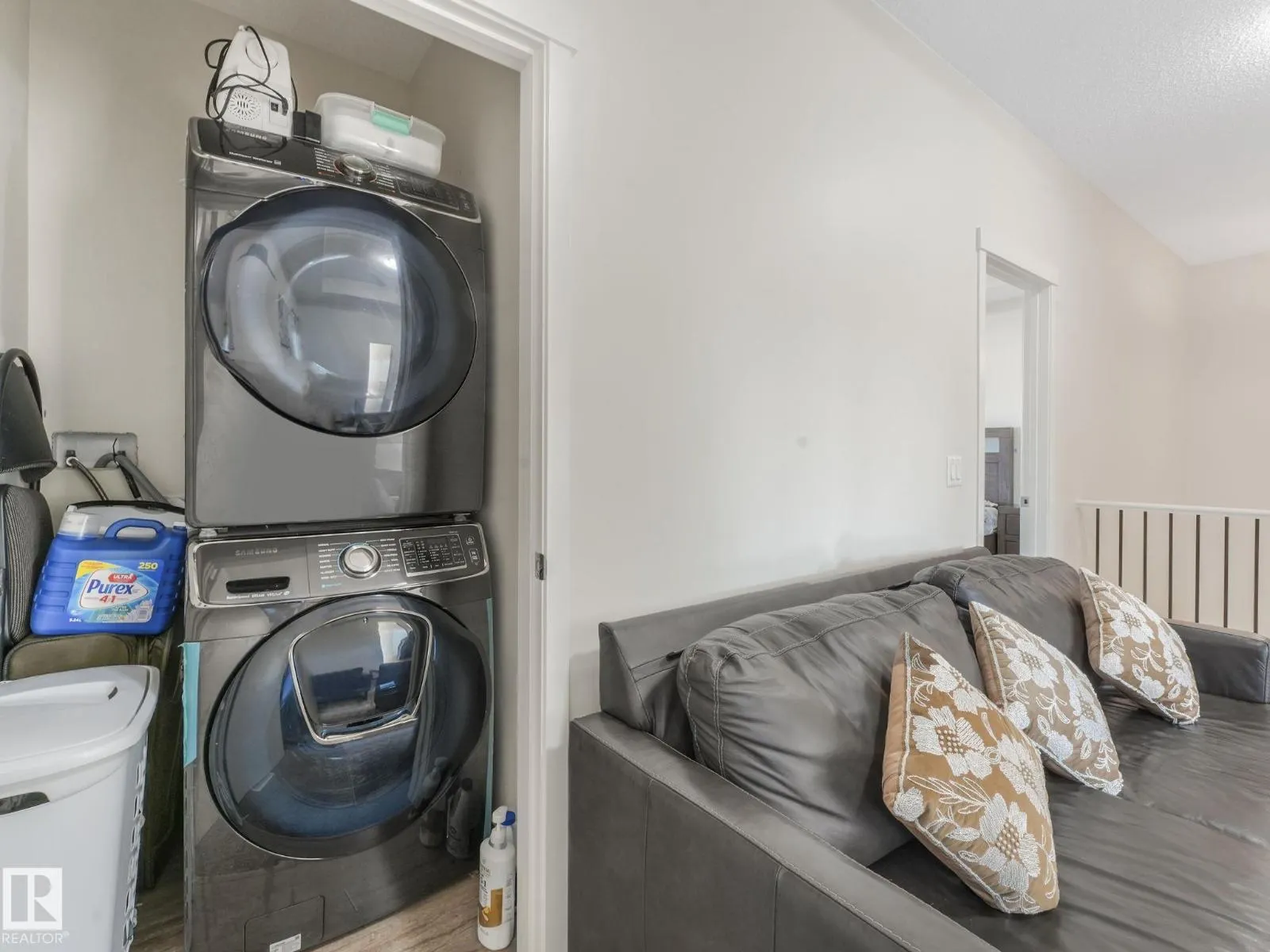1224 25 AV NW