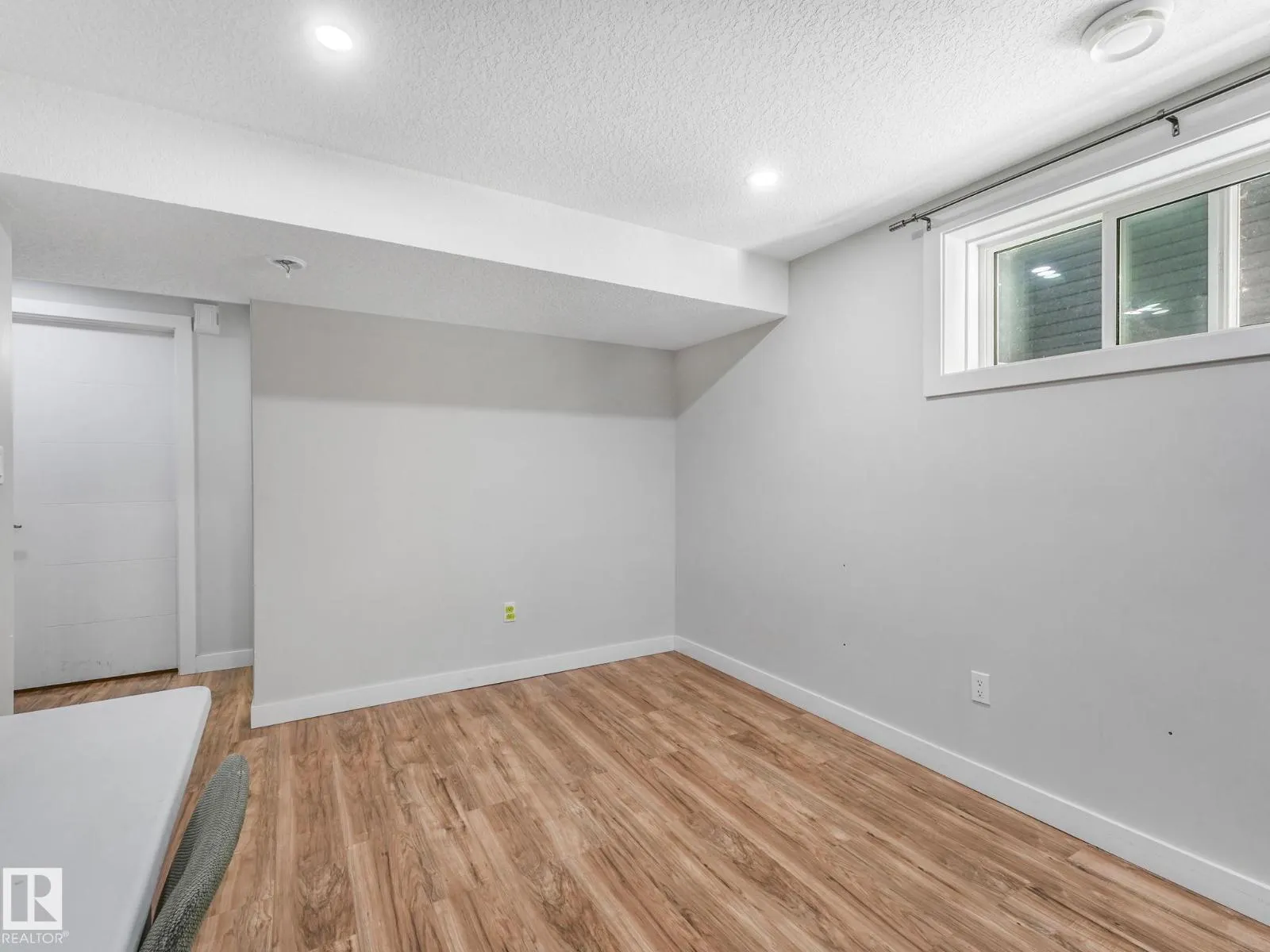 1224 25 AV NW
