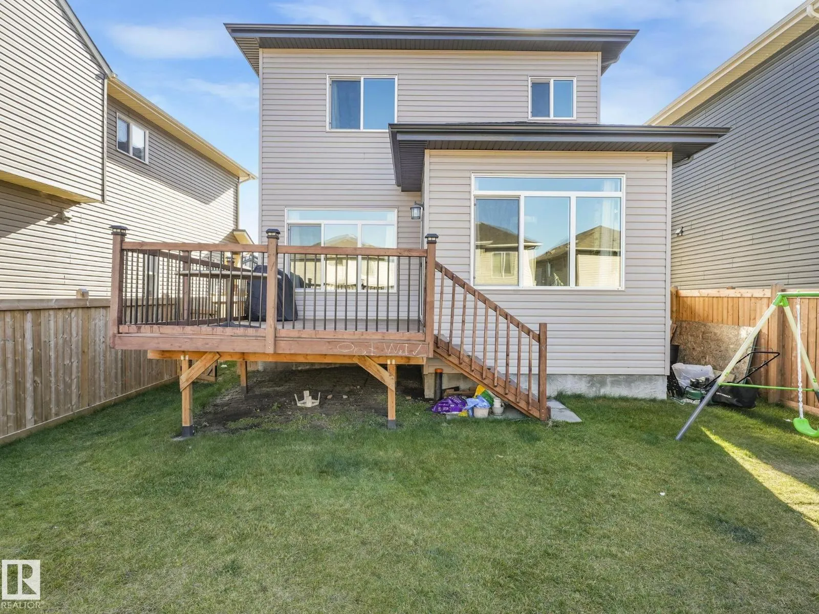 1224 25 AV NW