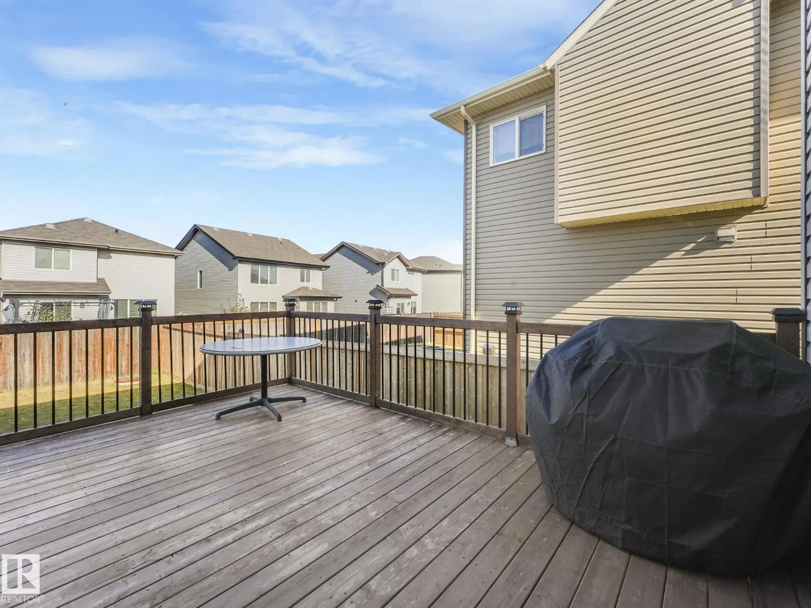 1224 25 AV NW