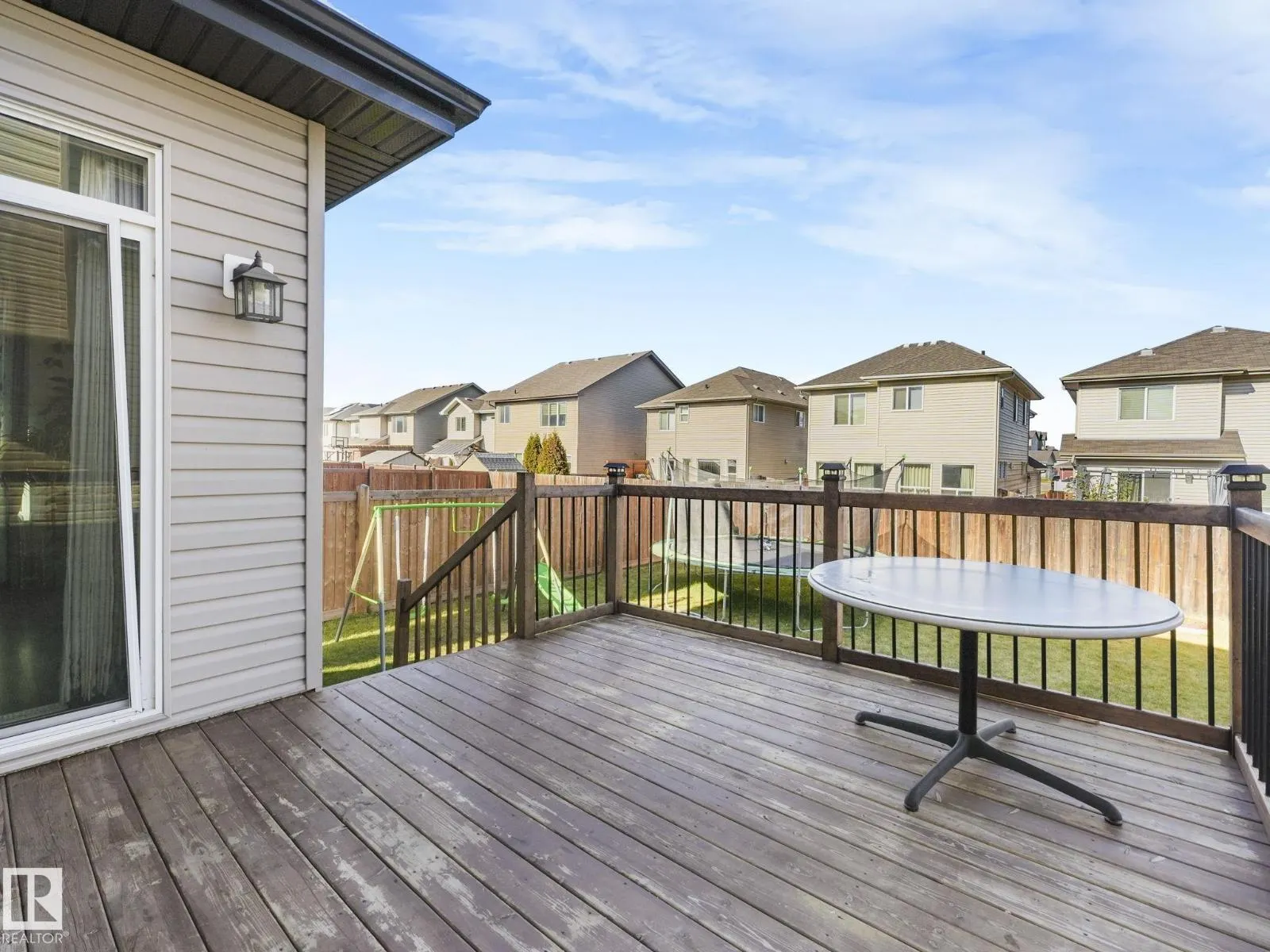 1224 25 AV NW
