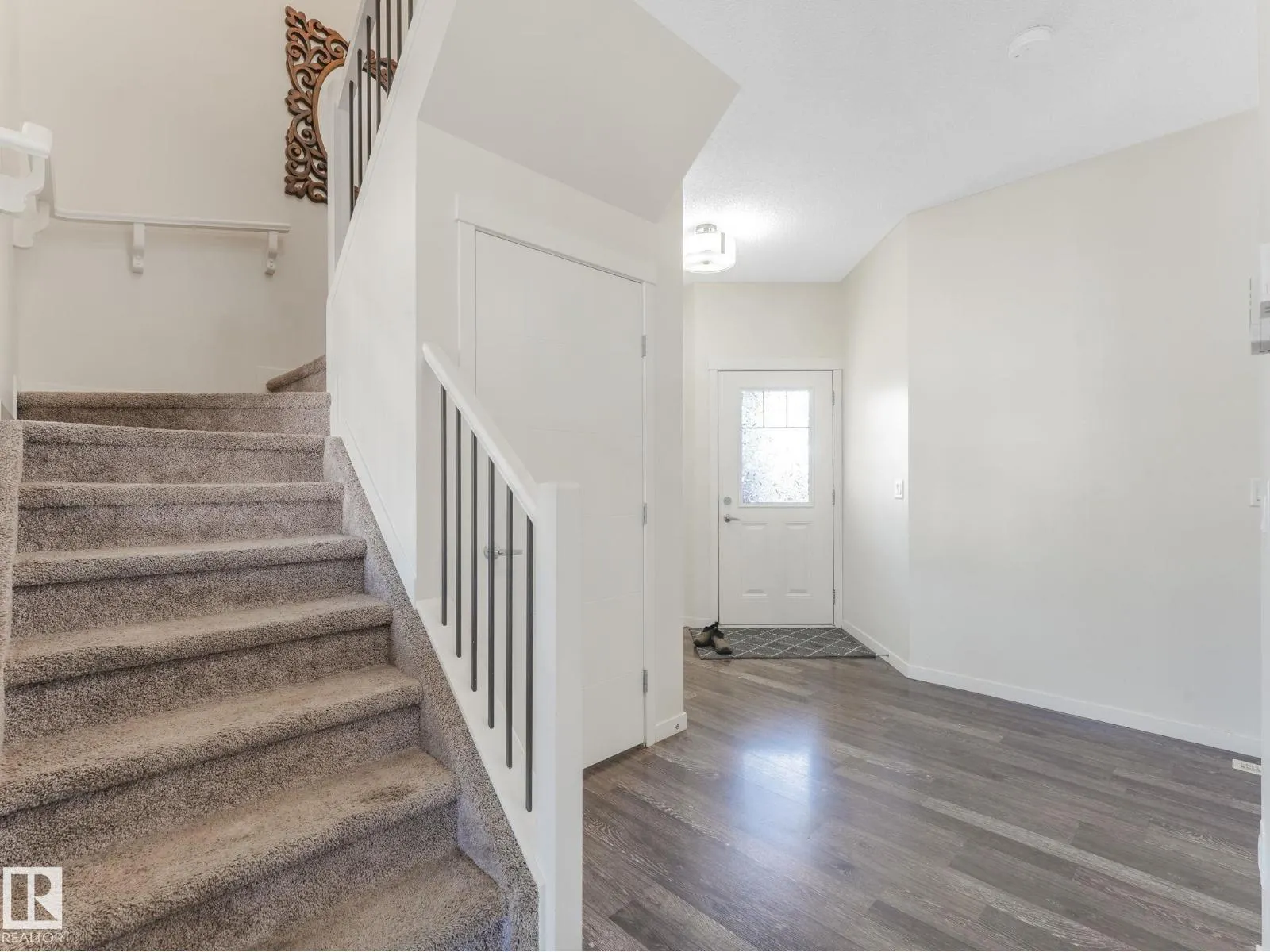 1224 25 AV NW