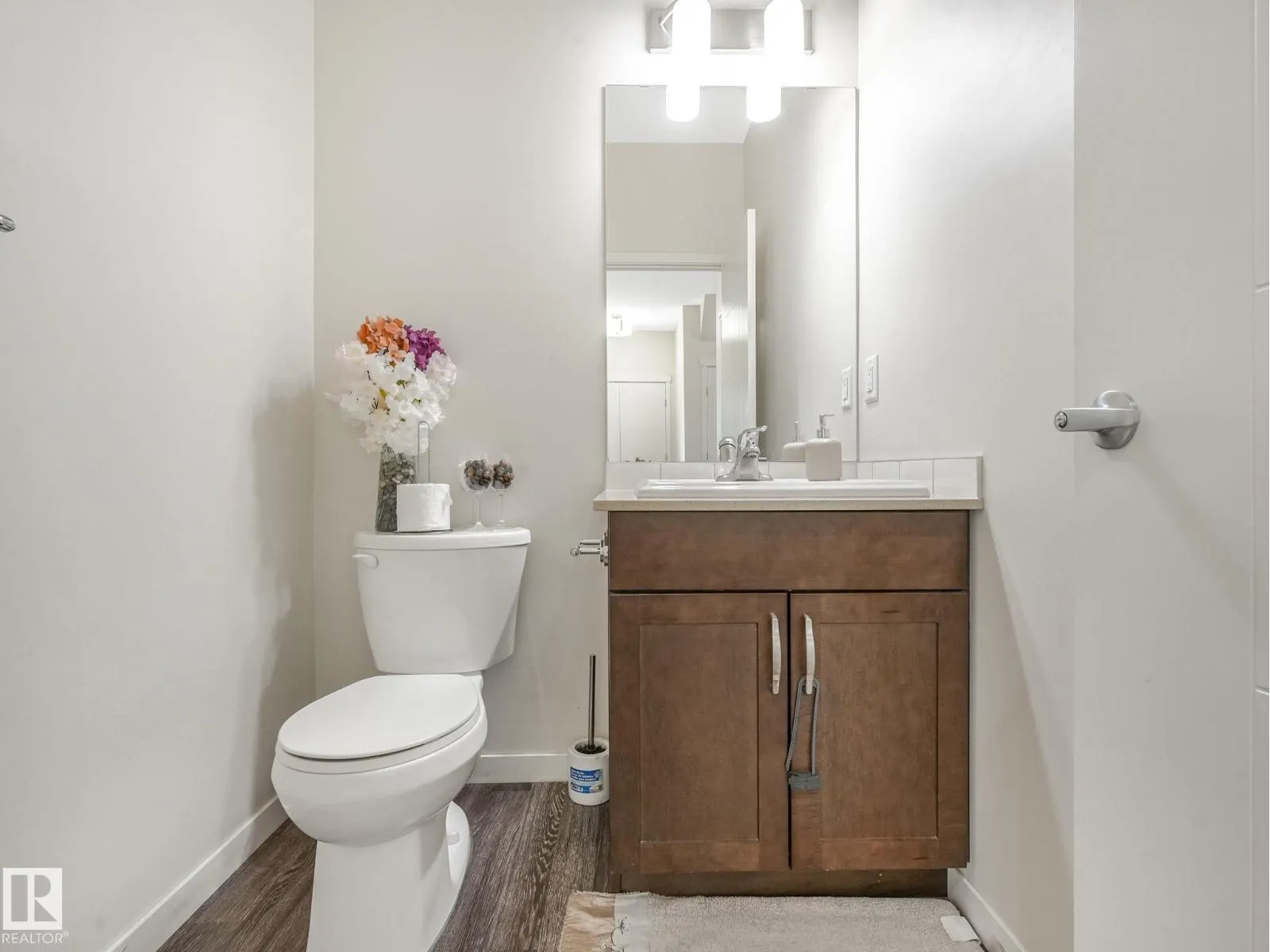 1224 25 AV NW