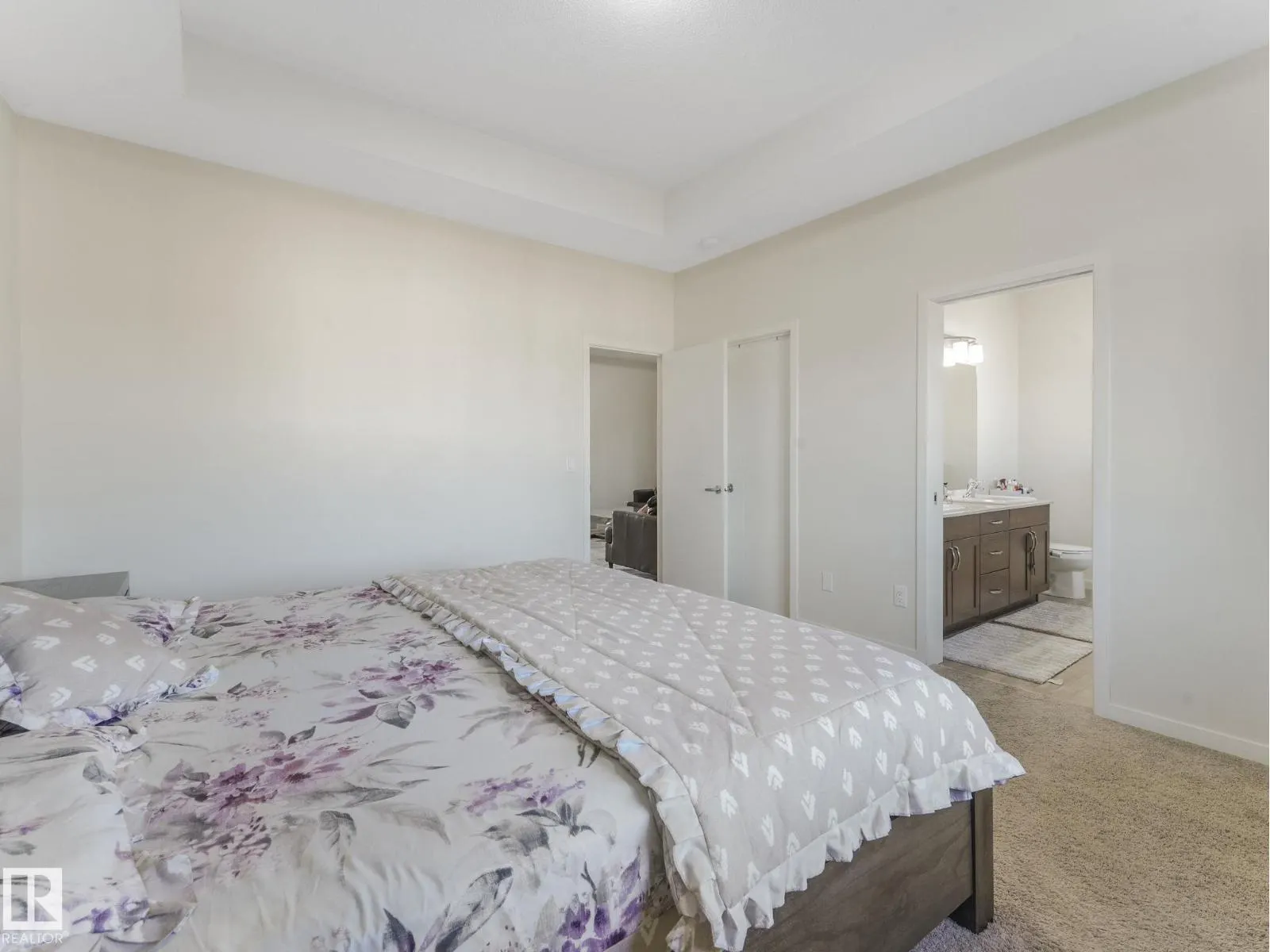 1224 25 AV NW