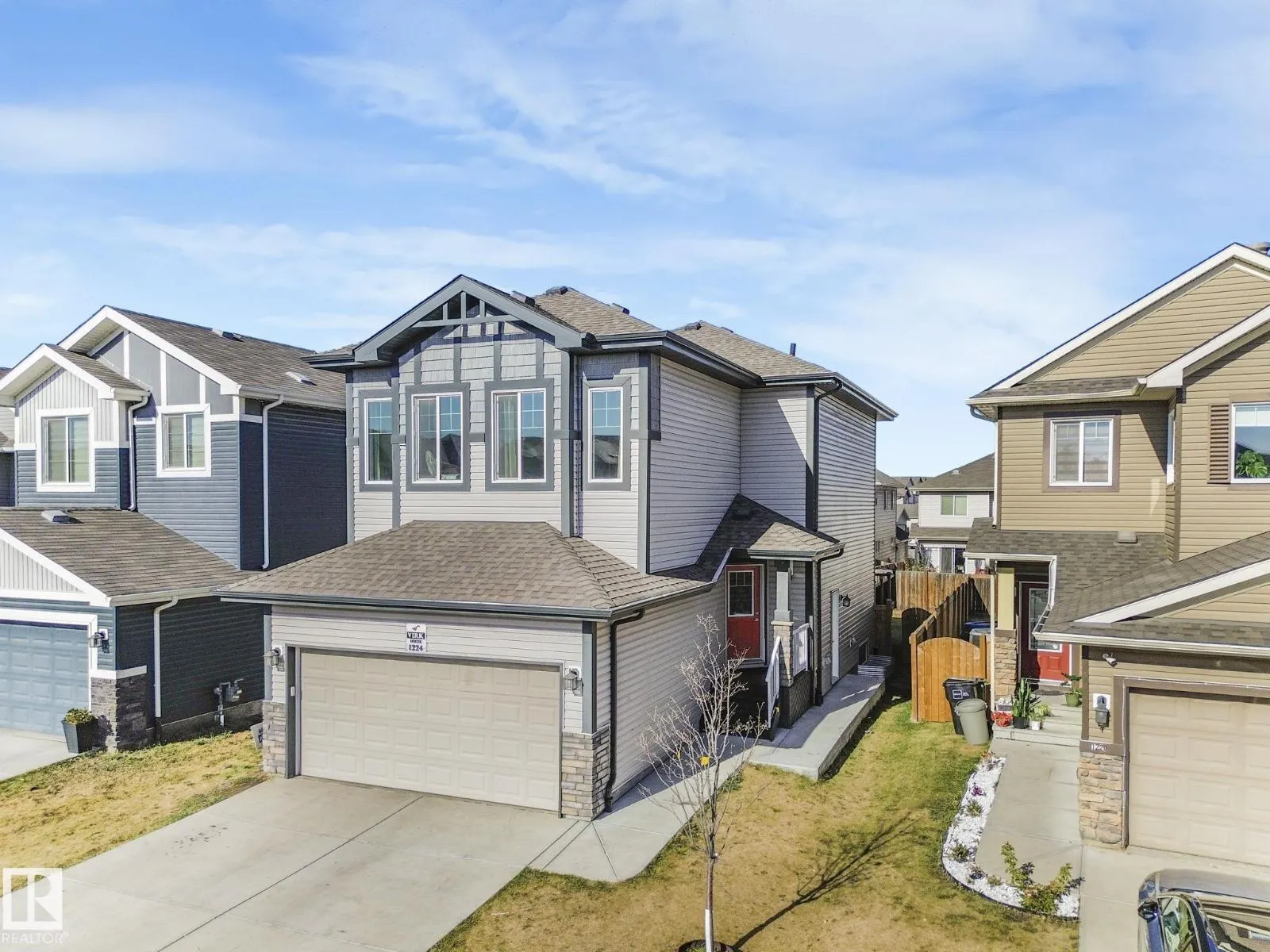 1224 25 AV NW
