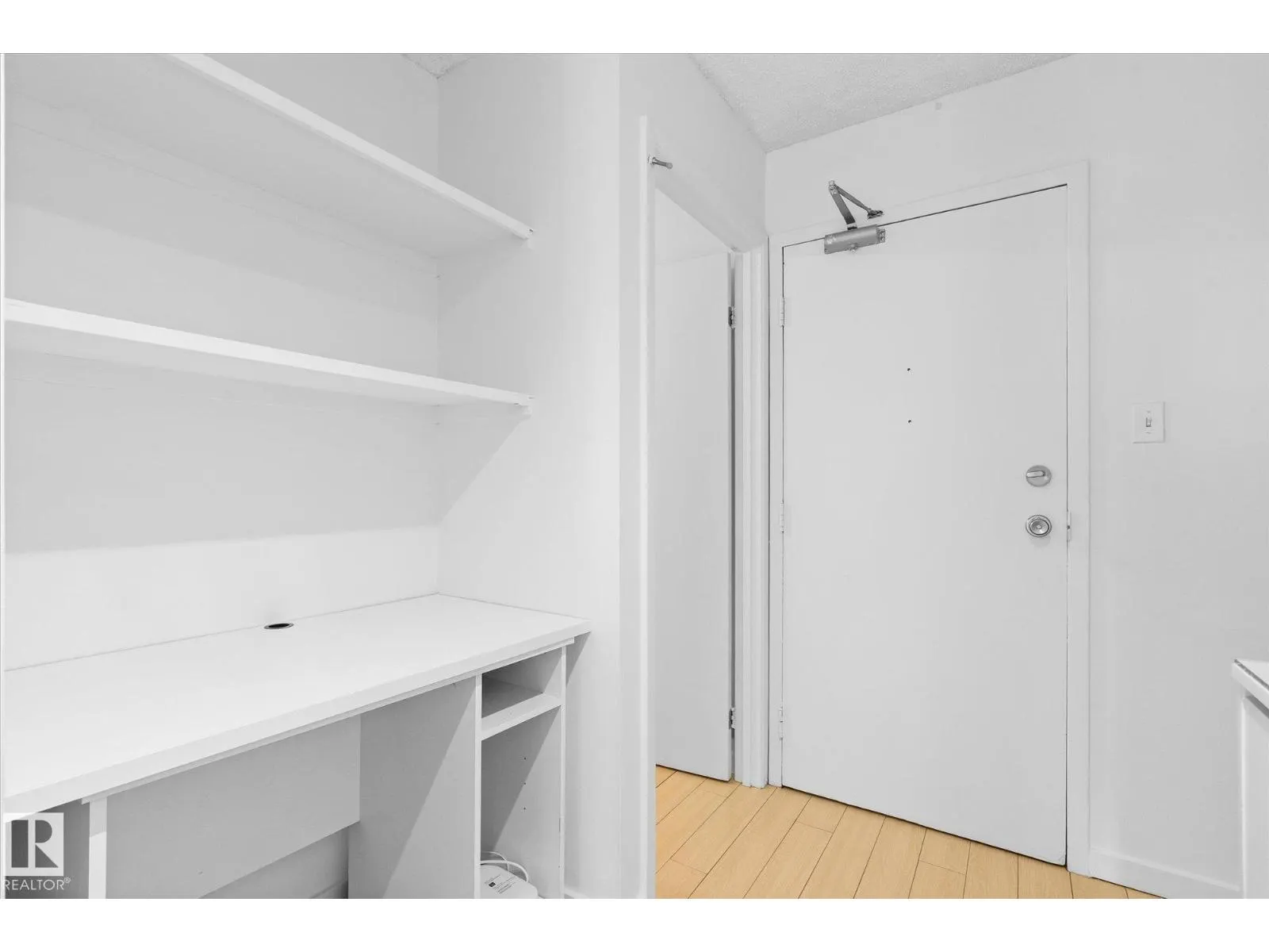 #104 10175 114 ST NW