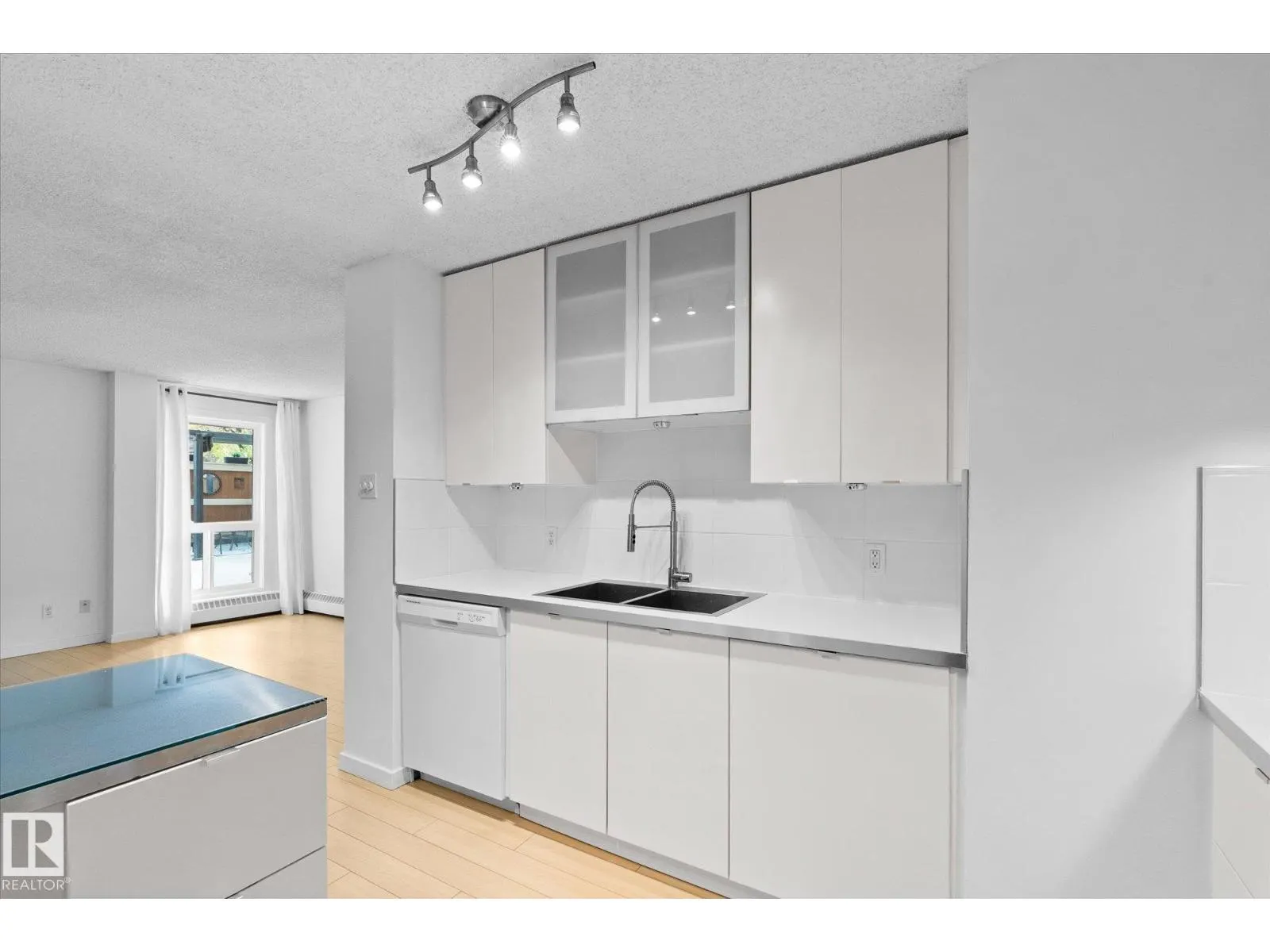 #104 10175 114 ST NW
