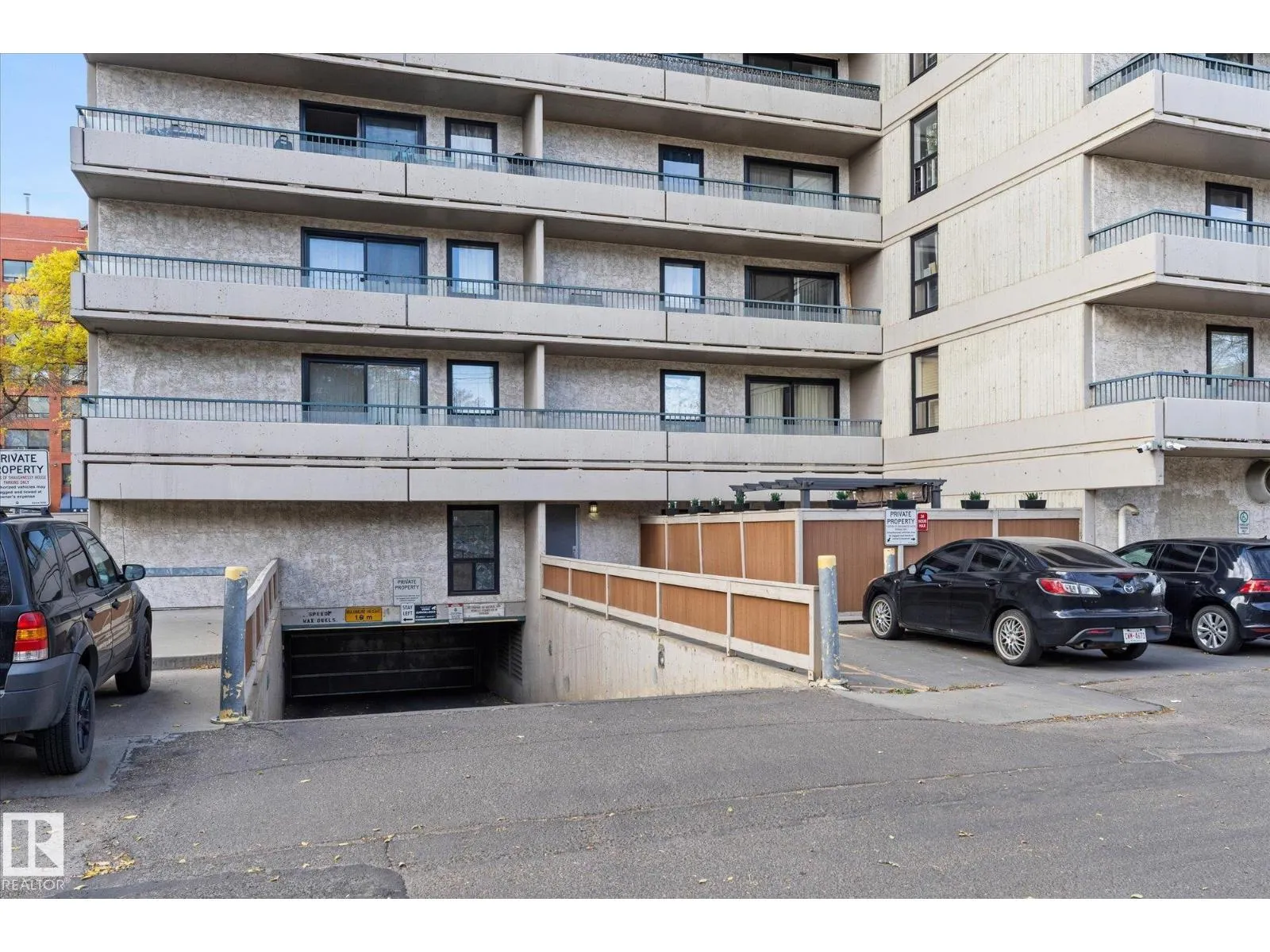 #104 10175 114 ST NW