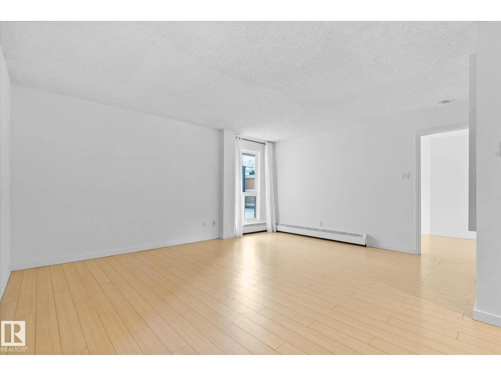 #104 10175 114 ST NW