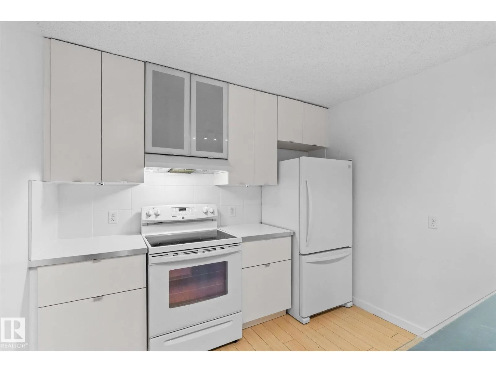 #104 10175 114 ST NW