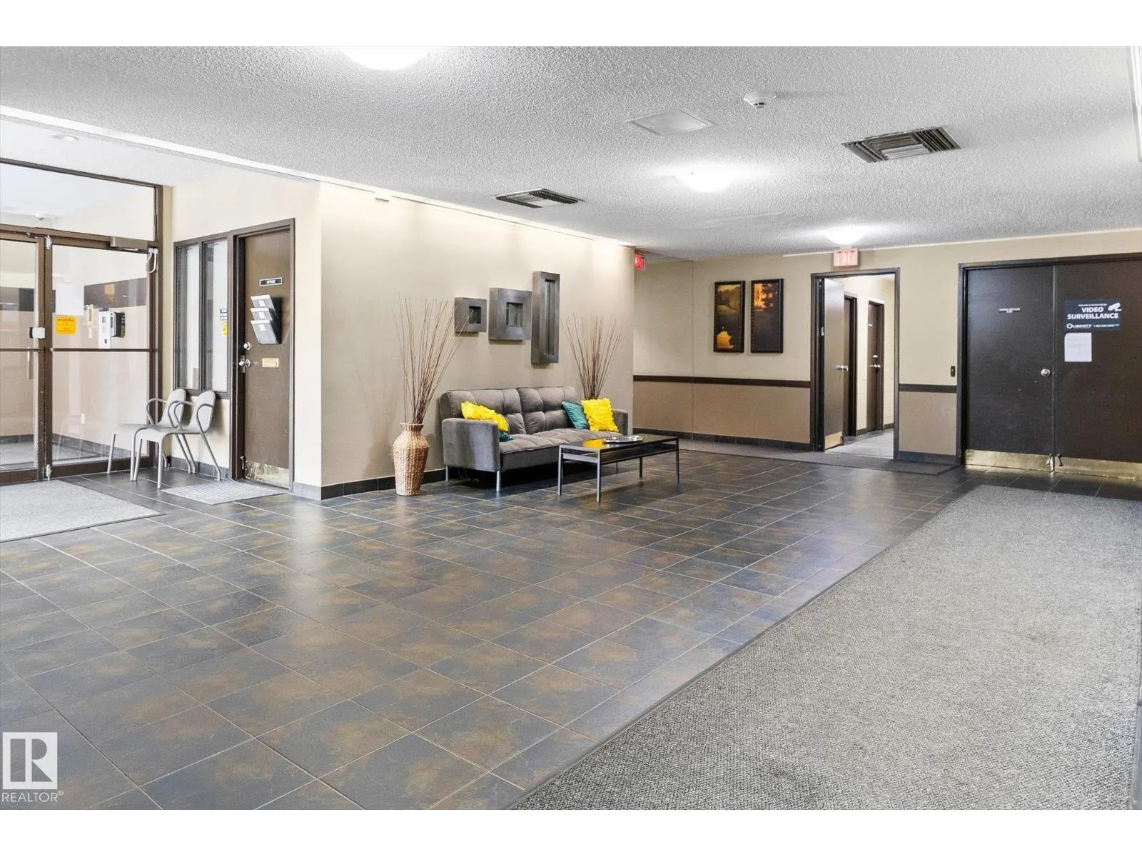 #104 10175 114 ST NW