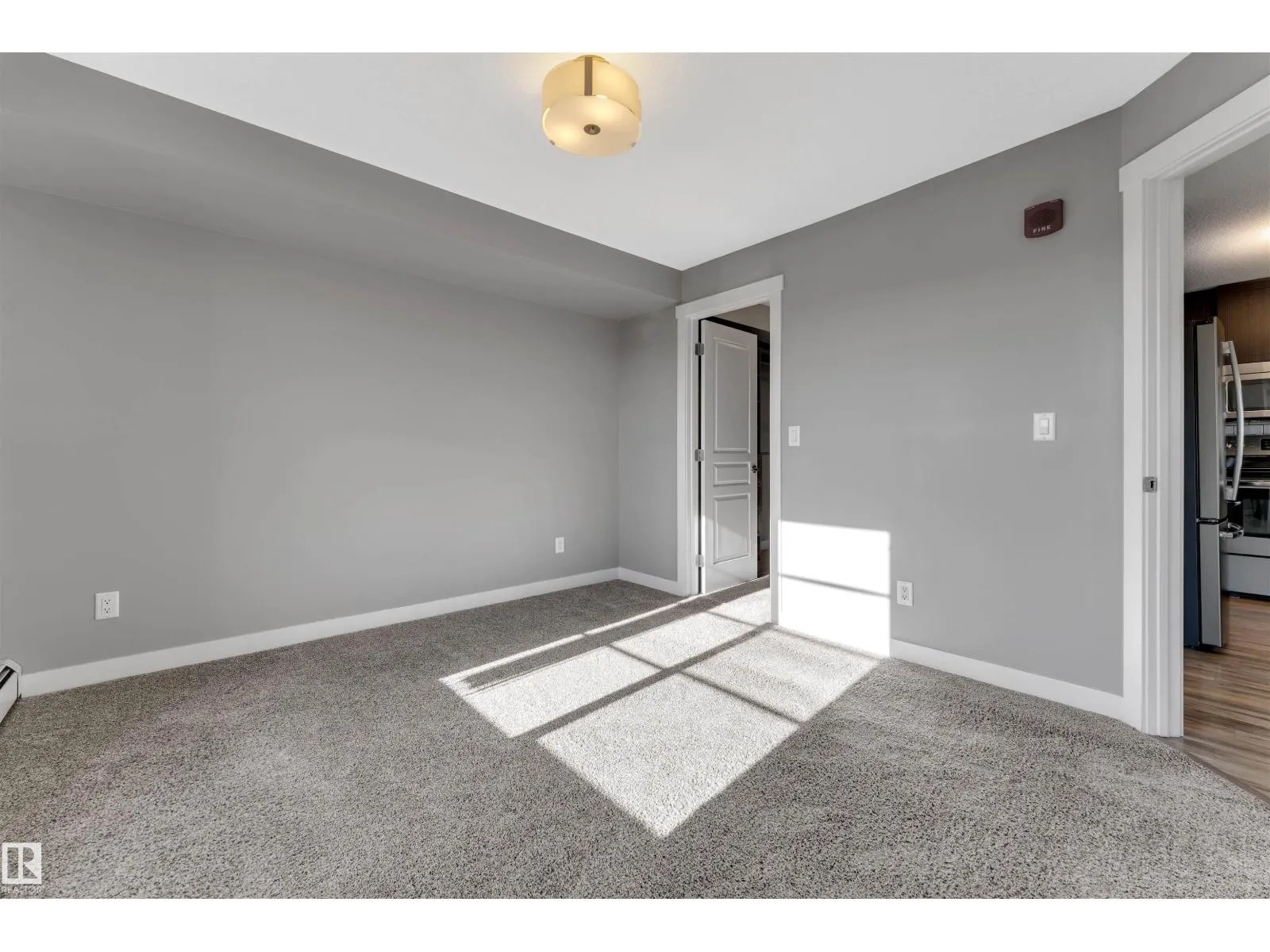 #319 3670 139 AV NW