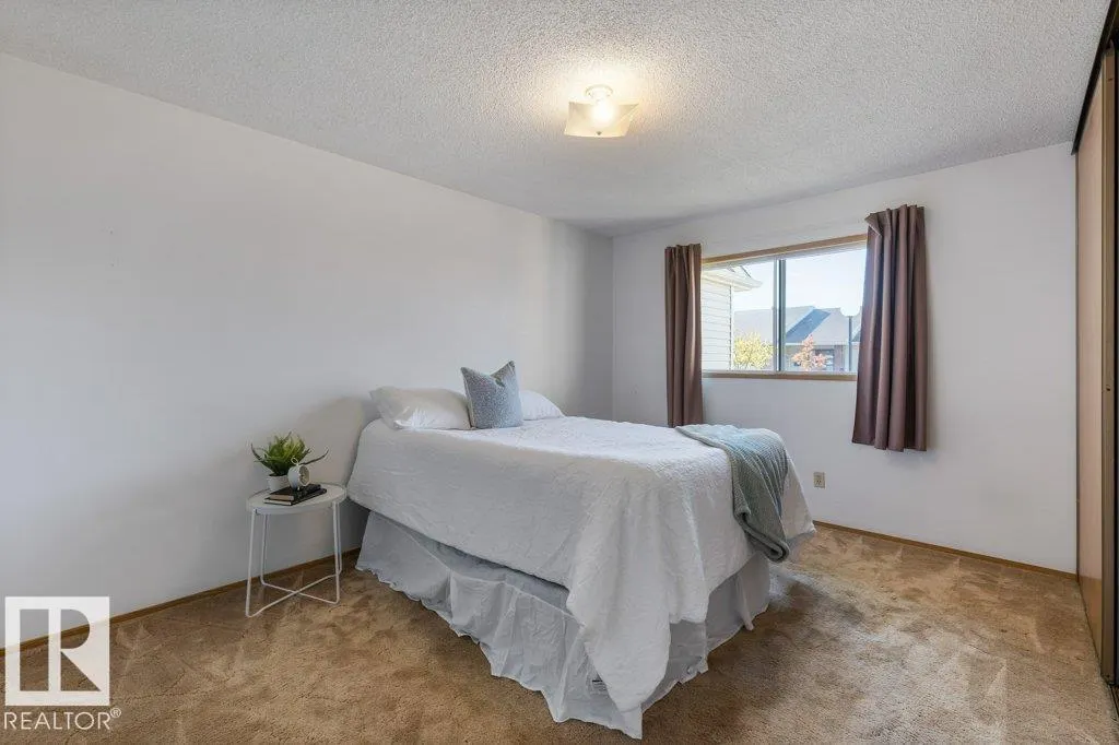 10646 153 AV NW