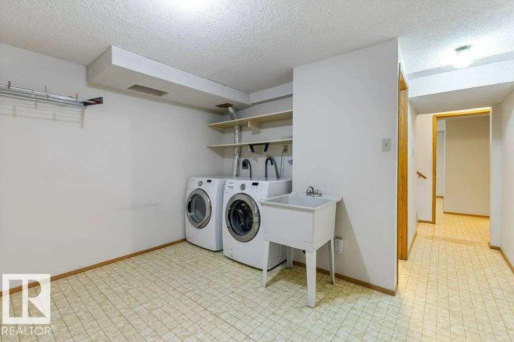 10646 153 AV NW