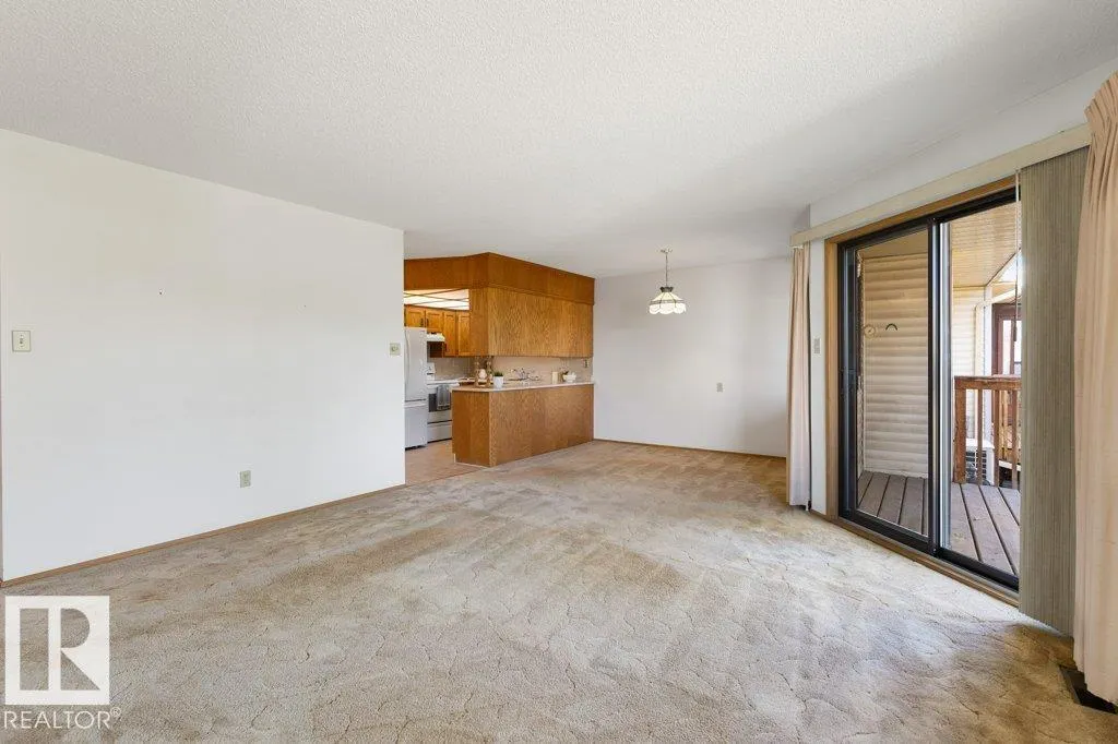 10646 153 AV NW