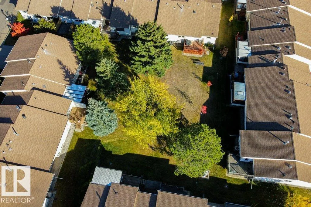 10646 153 AV NW