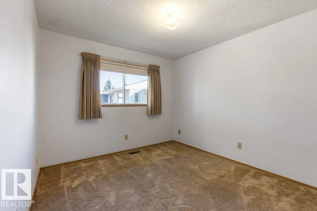 10646 153 AV NW