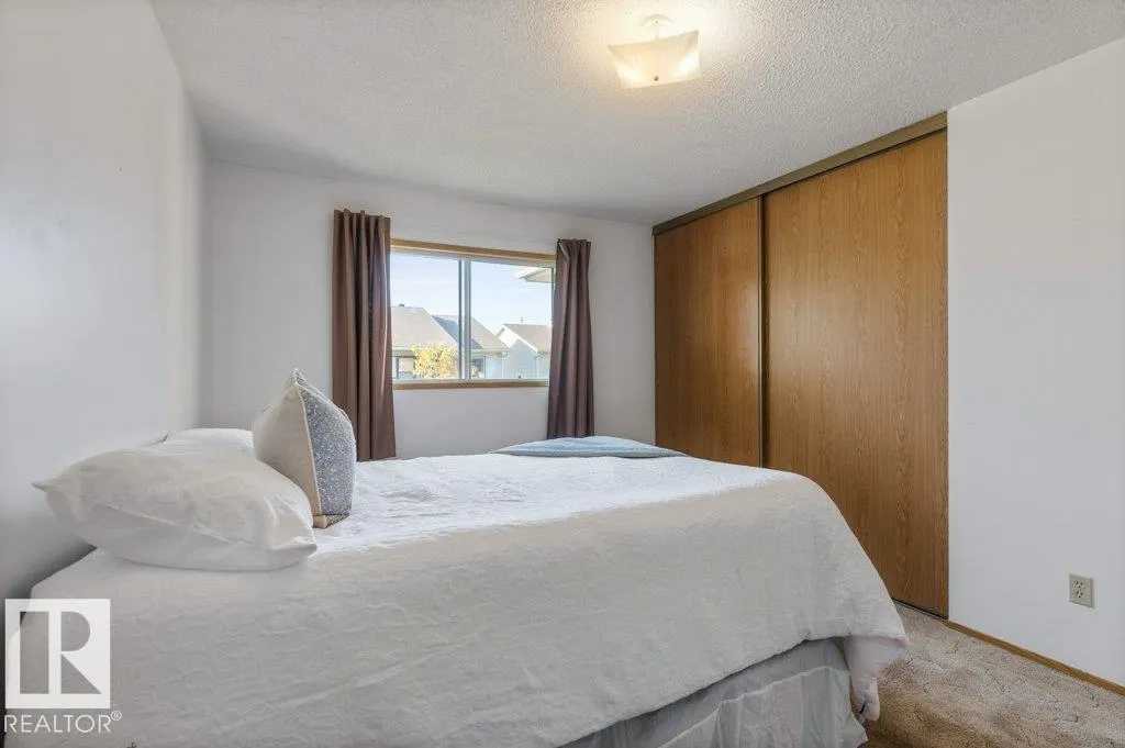 10646 153 AV NW