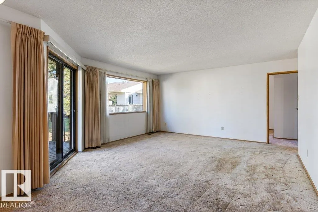 10646 153 AV NW