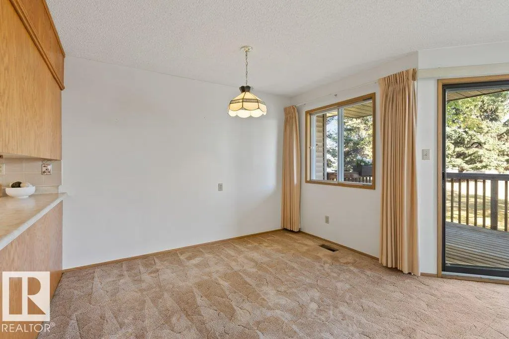 10646 153 AV NW