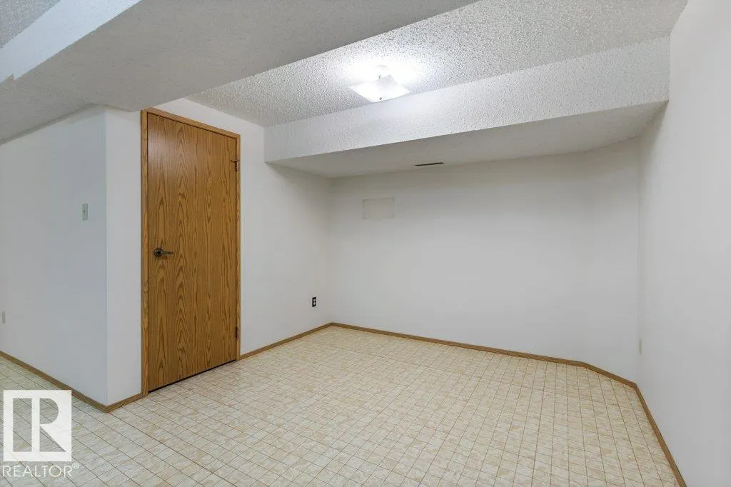 10646 153 AV NW