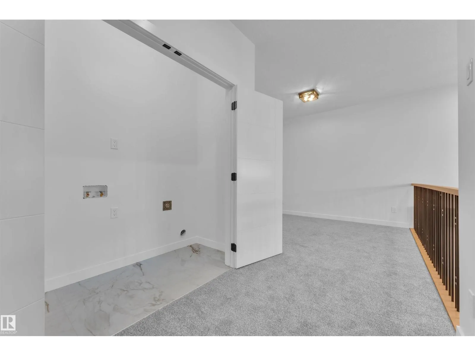 48 HAZELWOOD LN