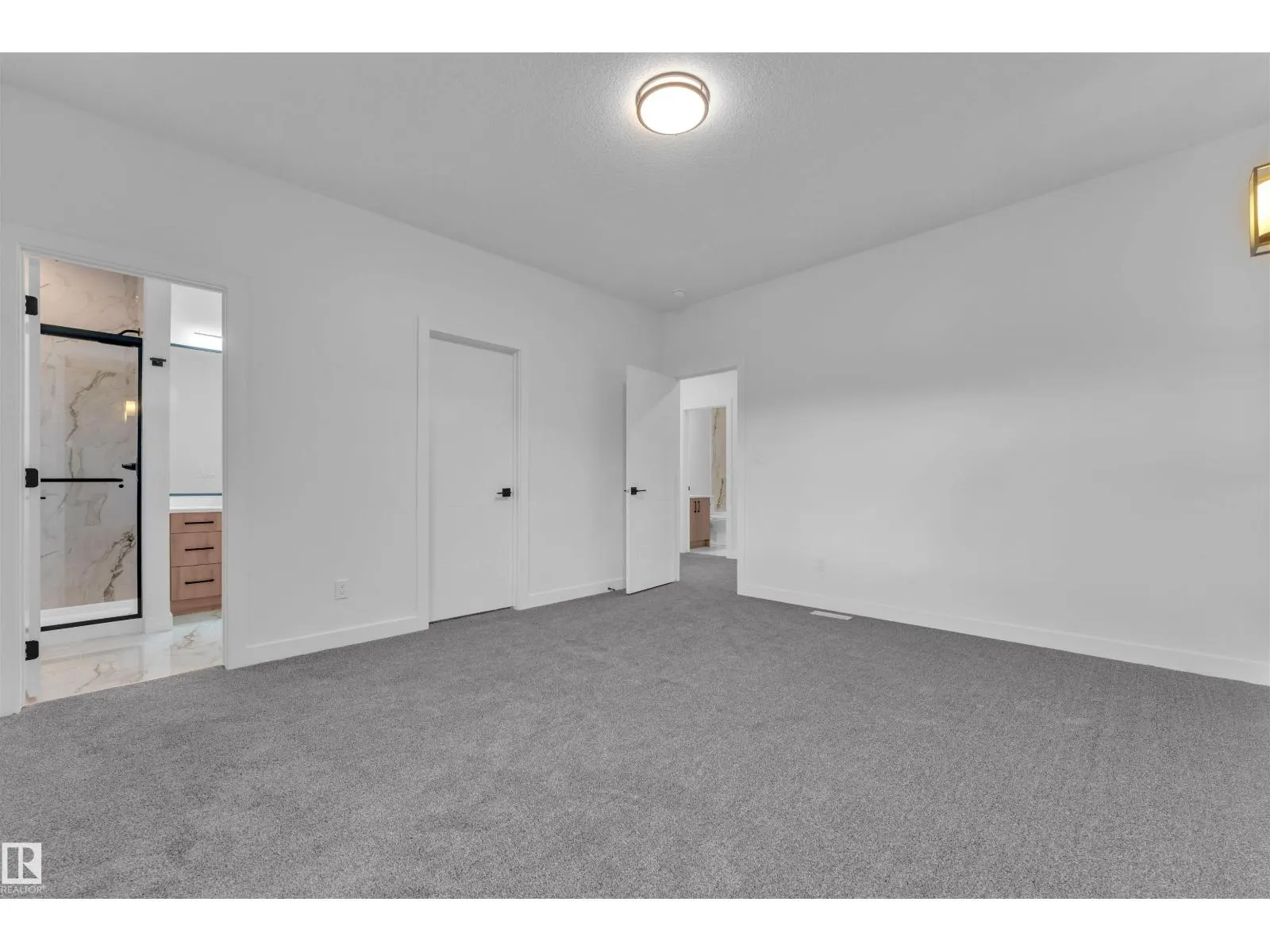 48 HAZELWOOD LN