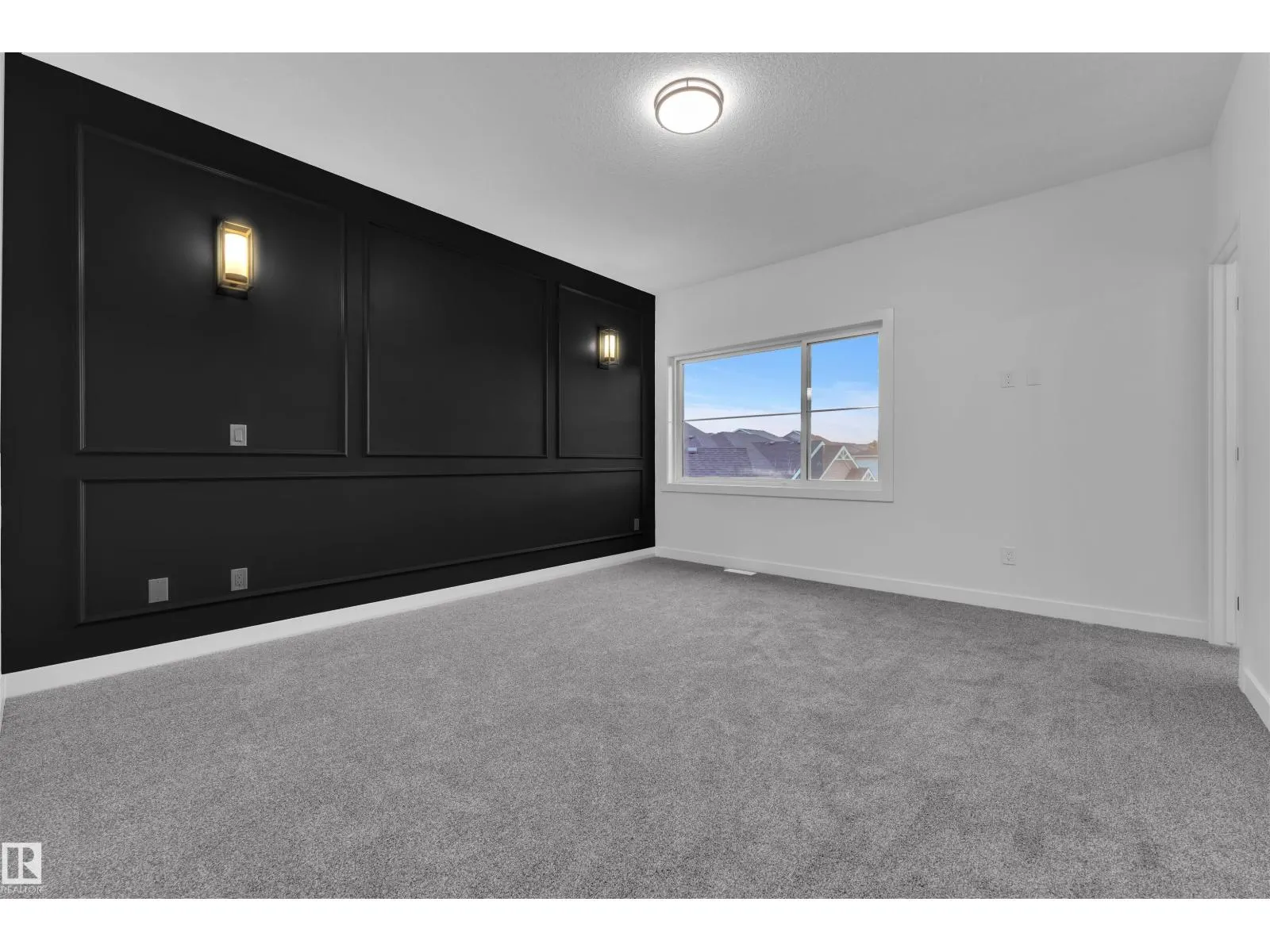 48 HAZELWOOD LN