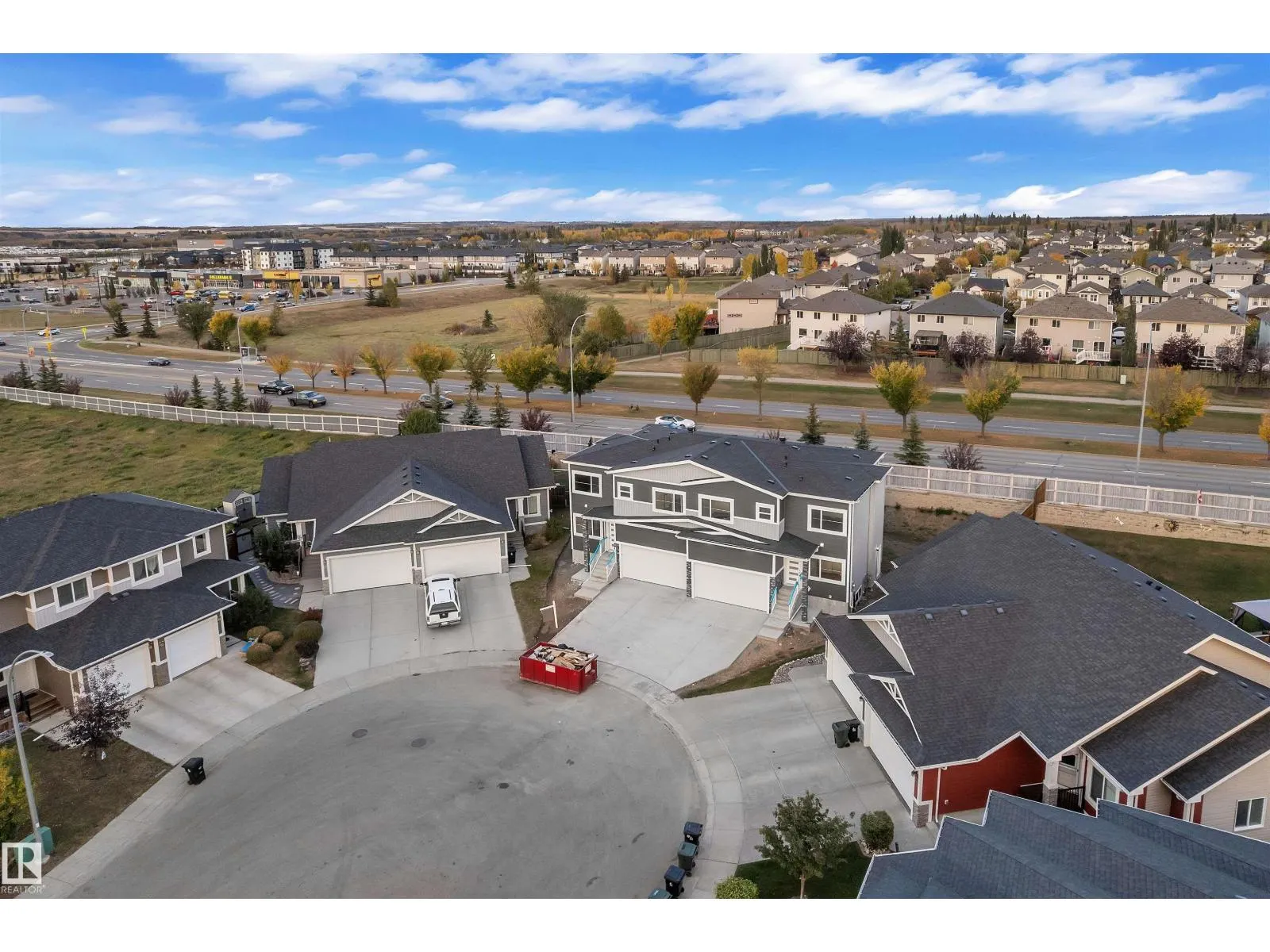 48 HAZELWOOD LN