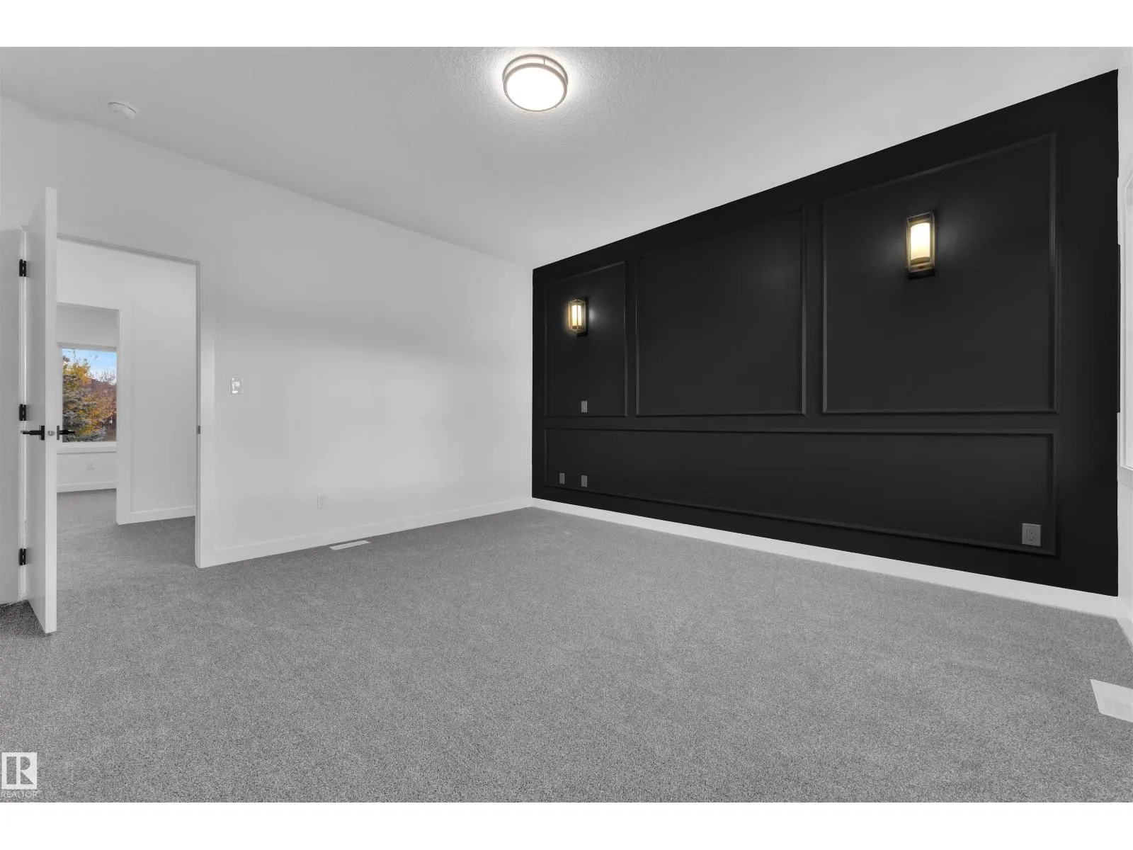 48 HAZELWOOD LN