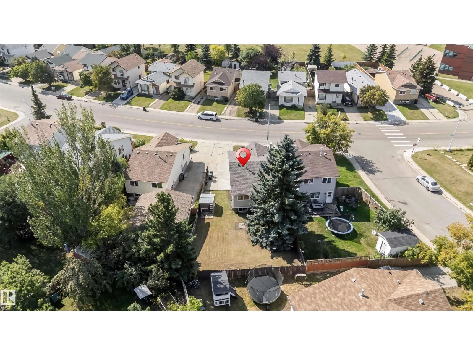 4616 32 AV NW