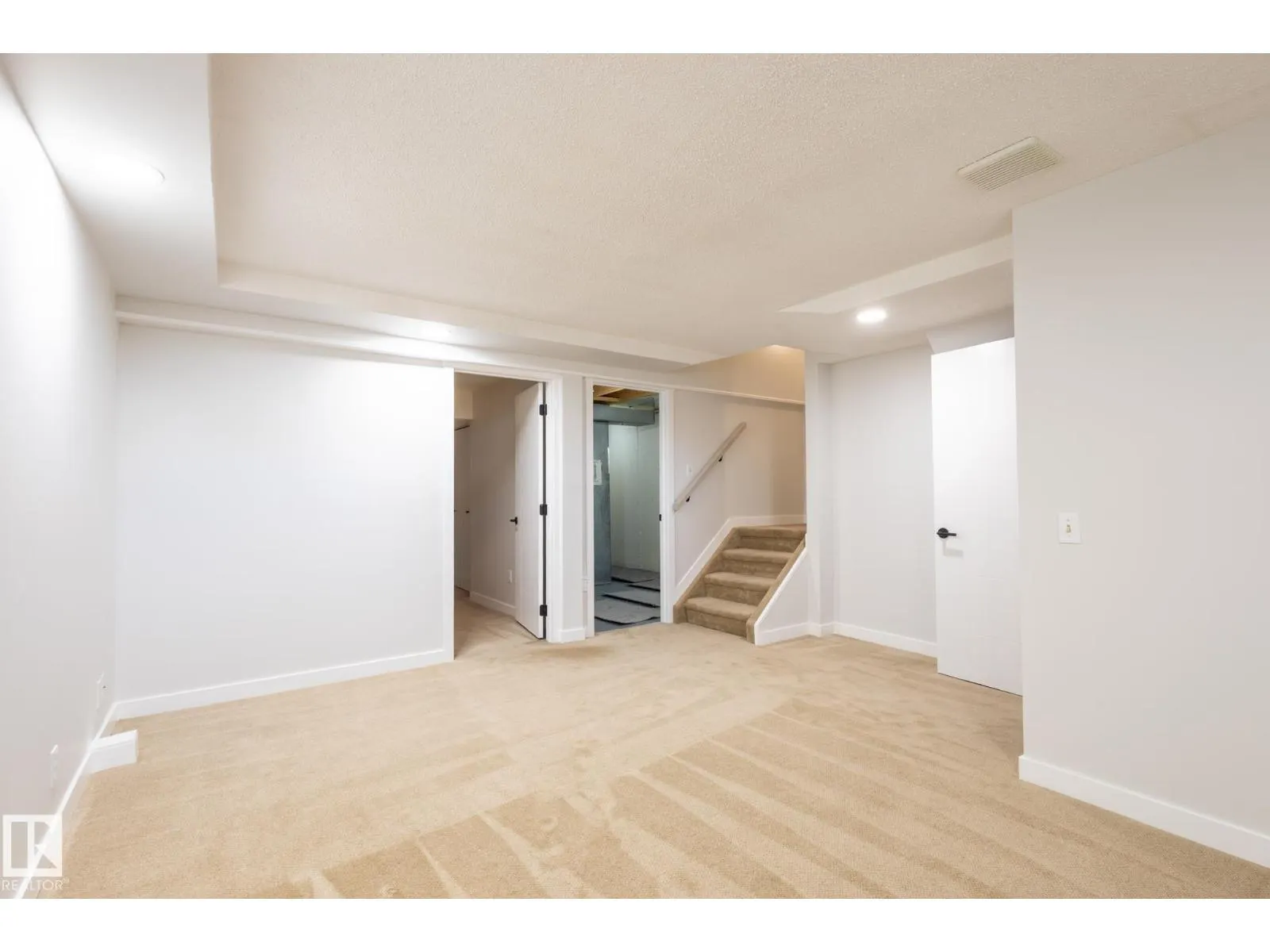 14035 121 ST NW