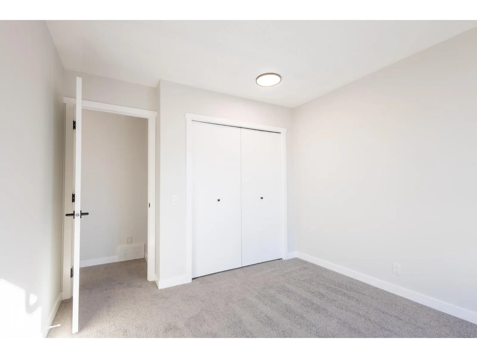 14035 121 ST NW