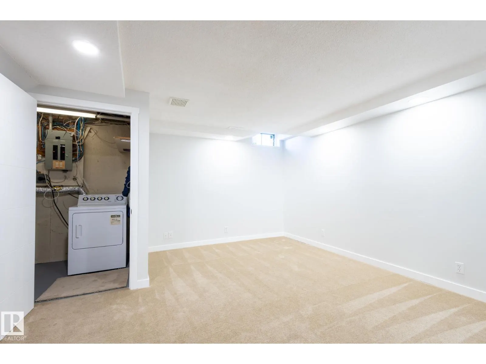 14035 121 ST NW