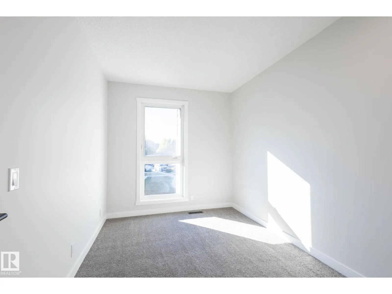 14035 121 ST NW